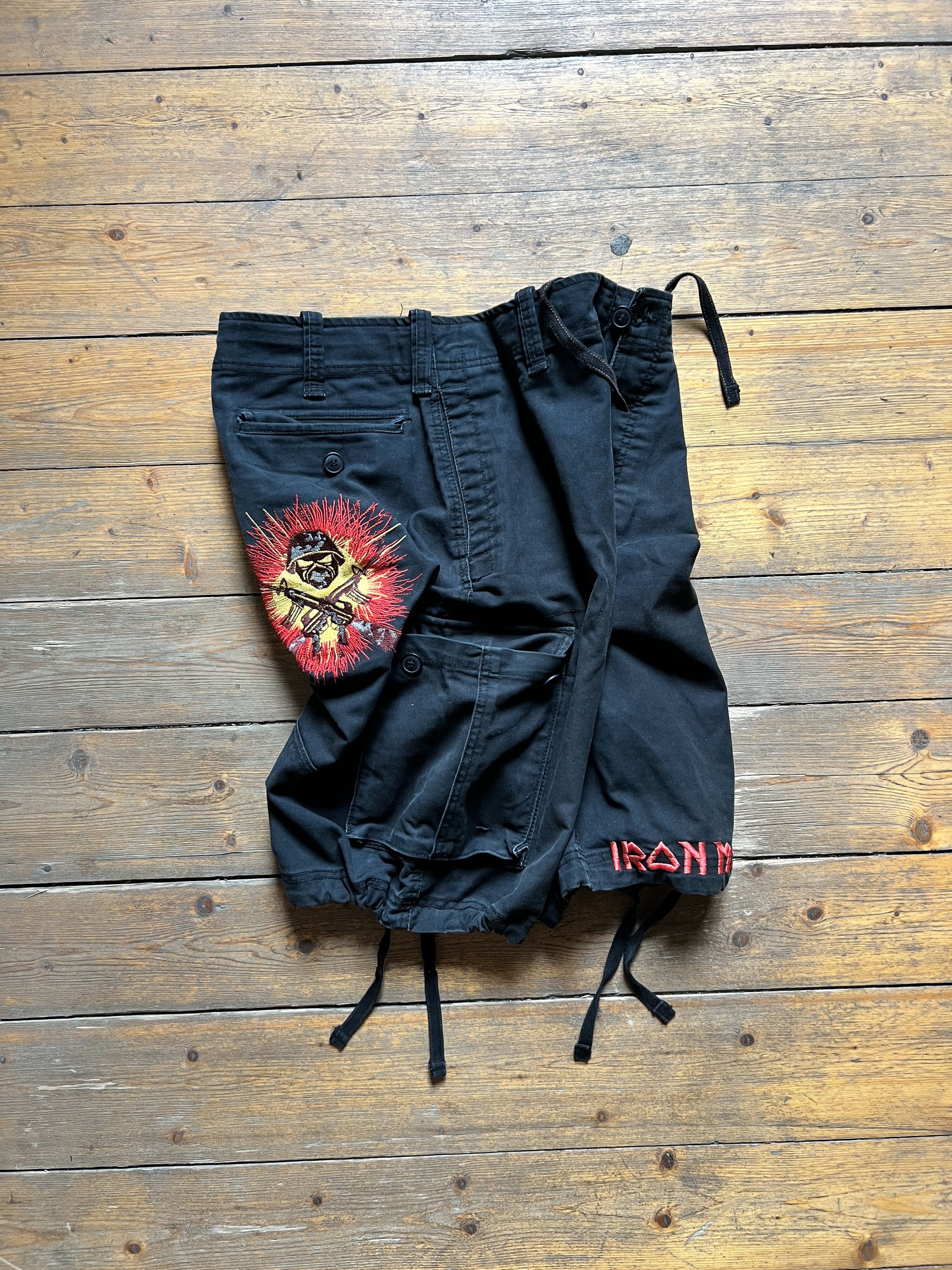 Band Tees Iron Maiden M16 Rifle Skull Heavy Rare Shorts 2008 SurPlus Size US 32 / EU 48 - 1 Thumbnail
