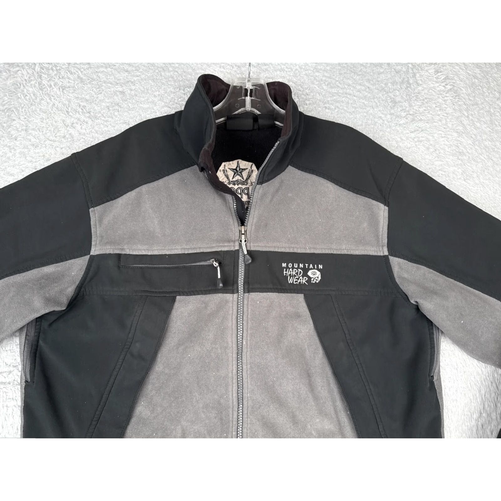 Mountain Hardwear Mountain Hardwear Jacket Mens Large Gray Black Fleece Softshell Sapporo Beer Size US L / EU 52-54 / 3 - 6 Thumbnail