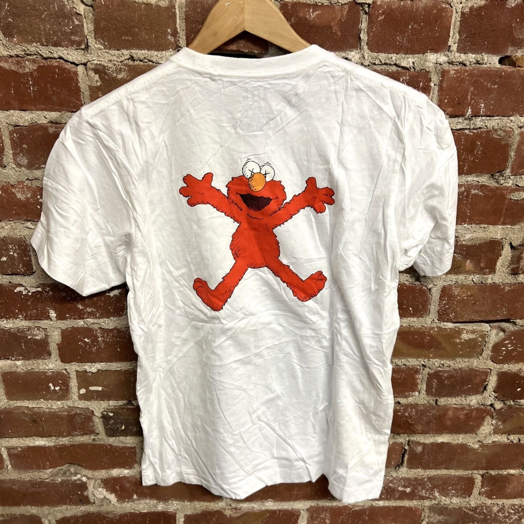 Kaws Kaws Uniqlo Sesame Street Elmo Double Sided Graphic White T Shirt Size S T29 Size US S / EU 44-46 / 1 - 3 Thumbnail