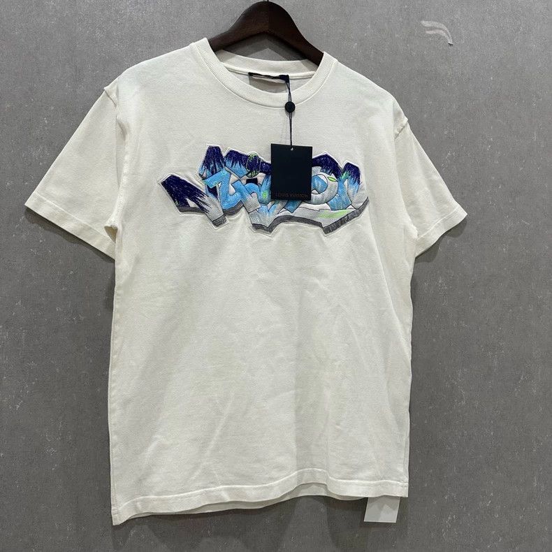 Louis Vuitton Louis Vuitton White Graffiti Short Sleeve Size US S / EU 44-46 / 1 - 3 Thumbnail