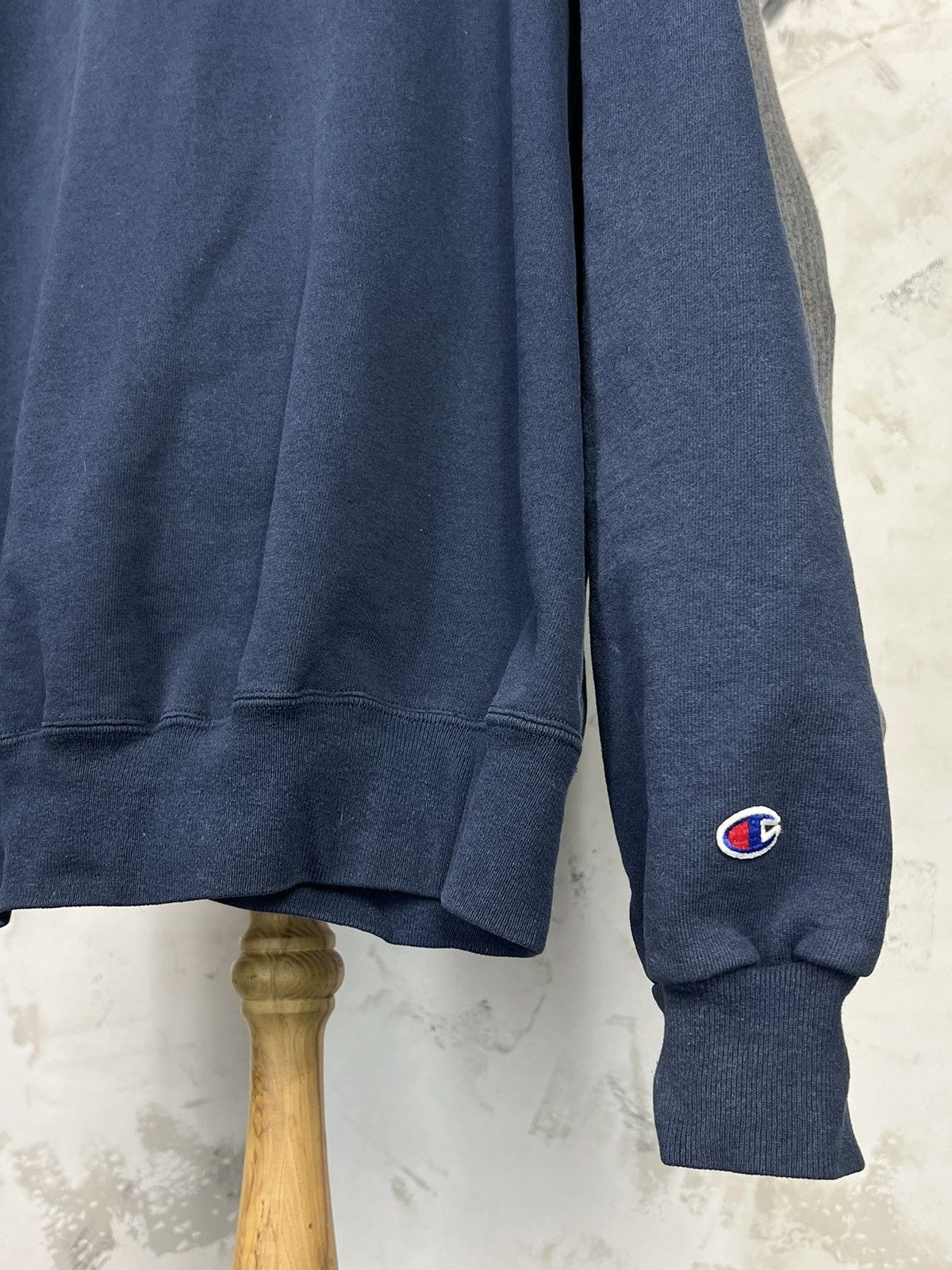 Champion Vintage Champion Crewneck Sweatshirt Size L - XL Size US XL / EU 56 / 4 - 3 Thumbnail