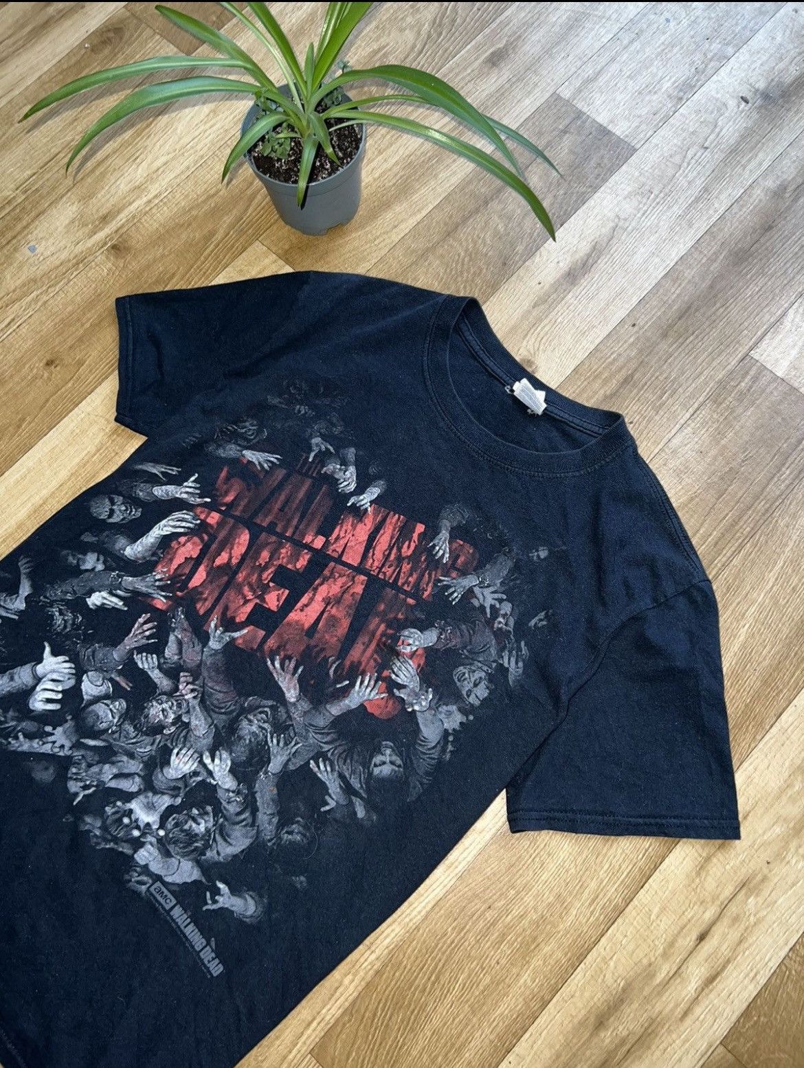 Other AMC The Walking Dead Crazy Sunfaded Big Logo T-Shirt Size US M / EU 48-50 / 2 - 2 Thumbnail