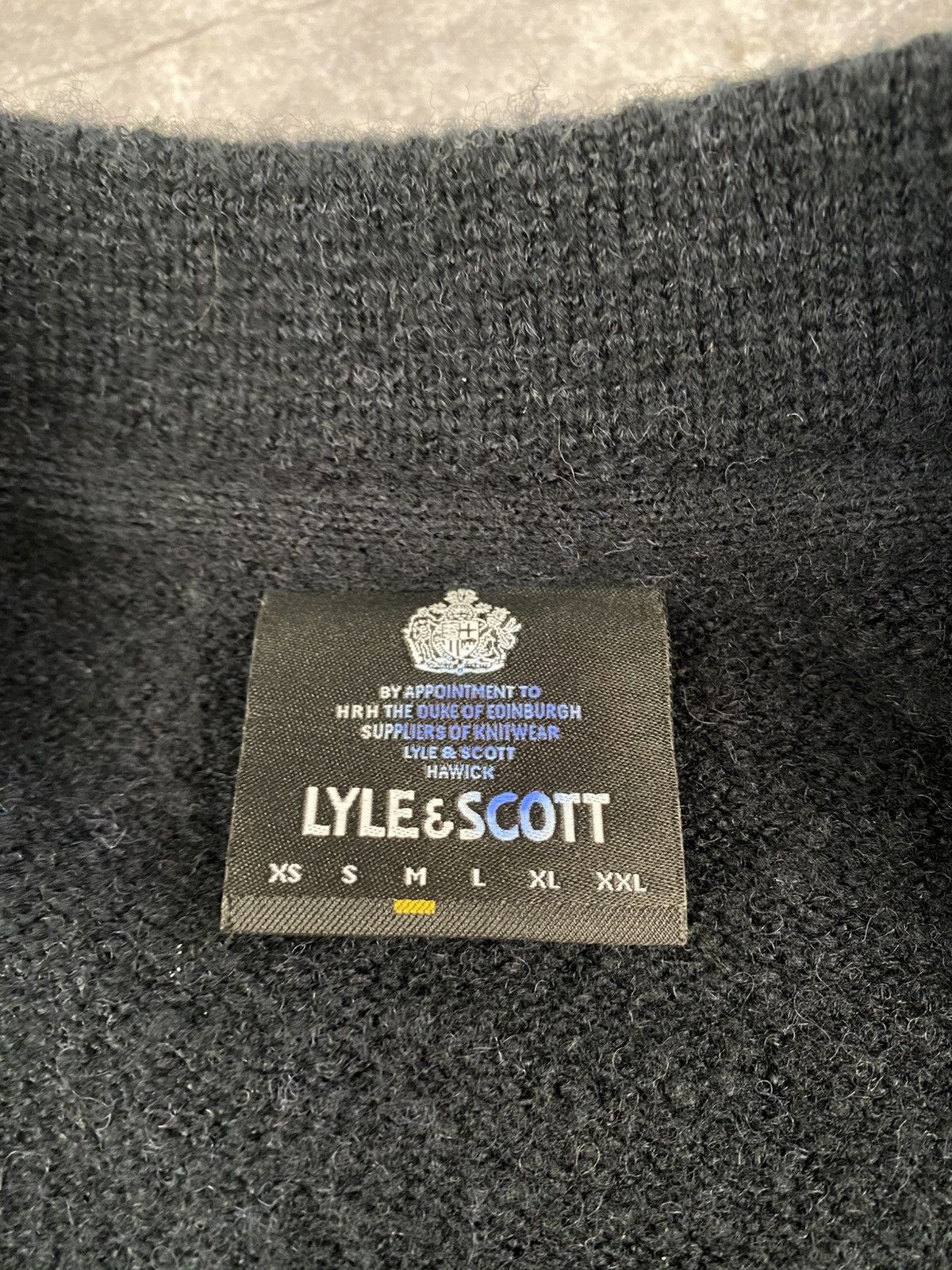 Lyle & Scott Lyle & Scott Knitting Cardigan with Front Pocket Size: M Size US M / EU 48-50 / 2 - 3 Thumbnail