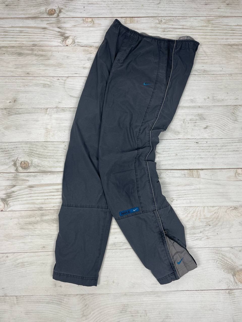Nike Vintage Nike Track Pants Nylon 00s Swoosh Big Logo Size US 32 / EU 48 - 1 Thumbnail