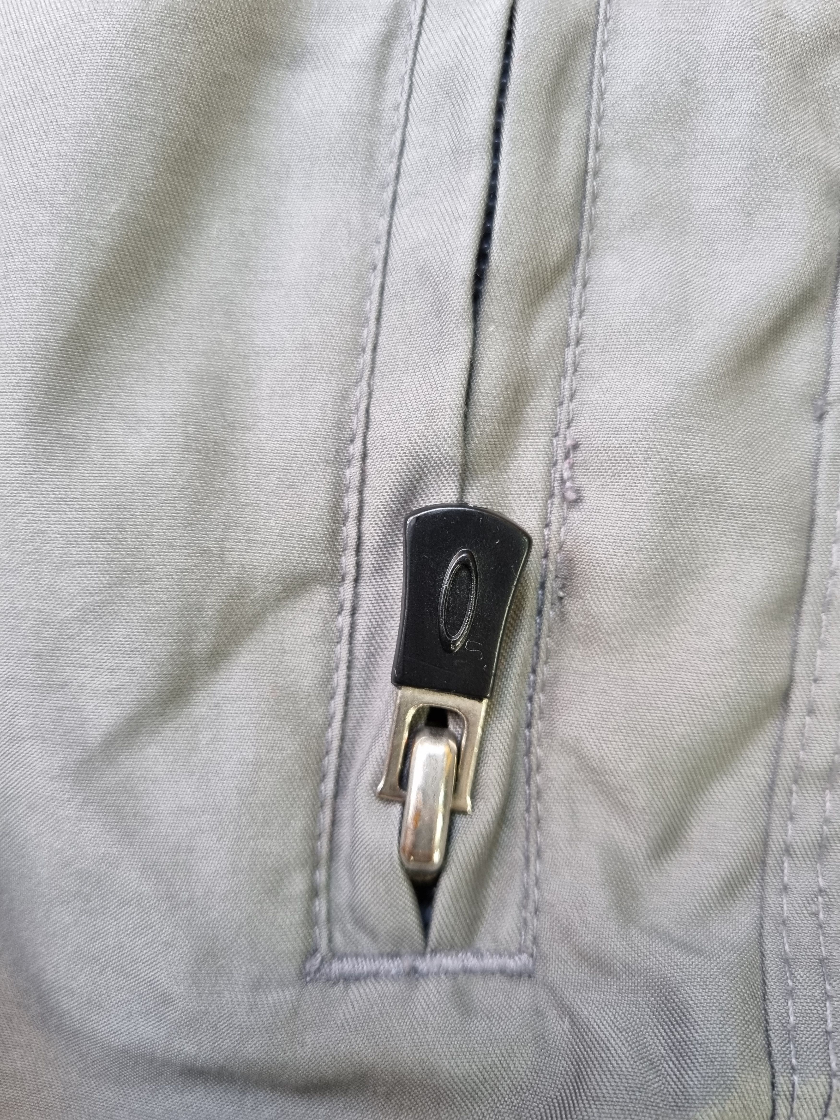 Oakley Oakley Nylon Cargo Utility Shorts with zipped pockets Size US 31 - 10 Thumbnail