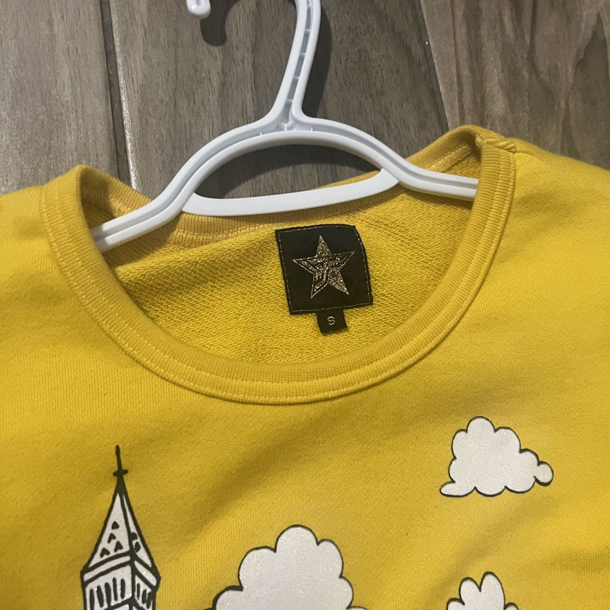 20471120 20471120 Hyoma goes to london crewneck! Size US XS / EU 42 / 0 - 2 Thumbnail