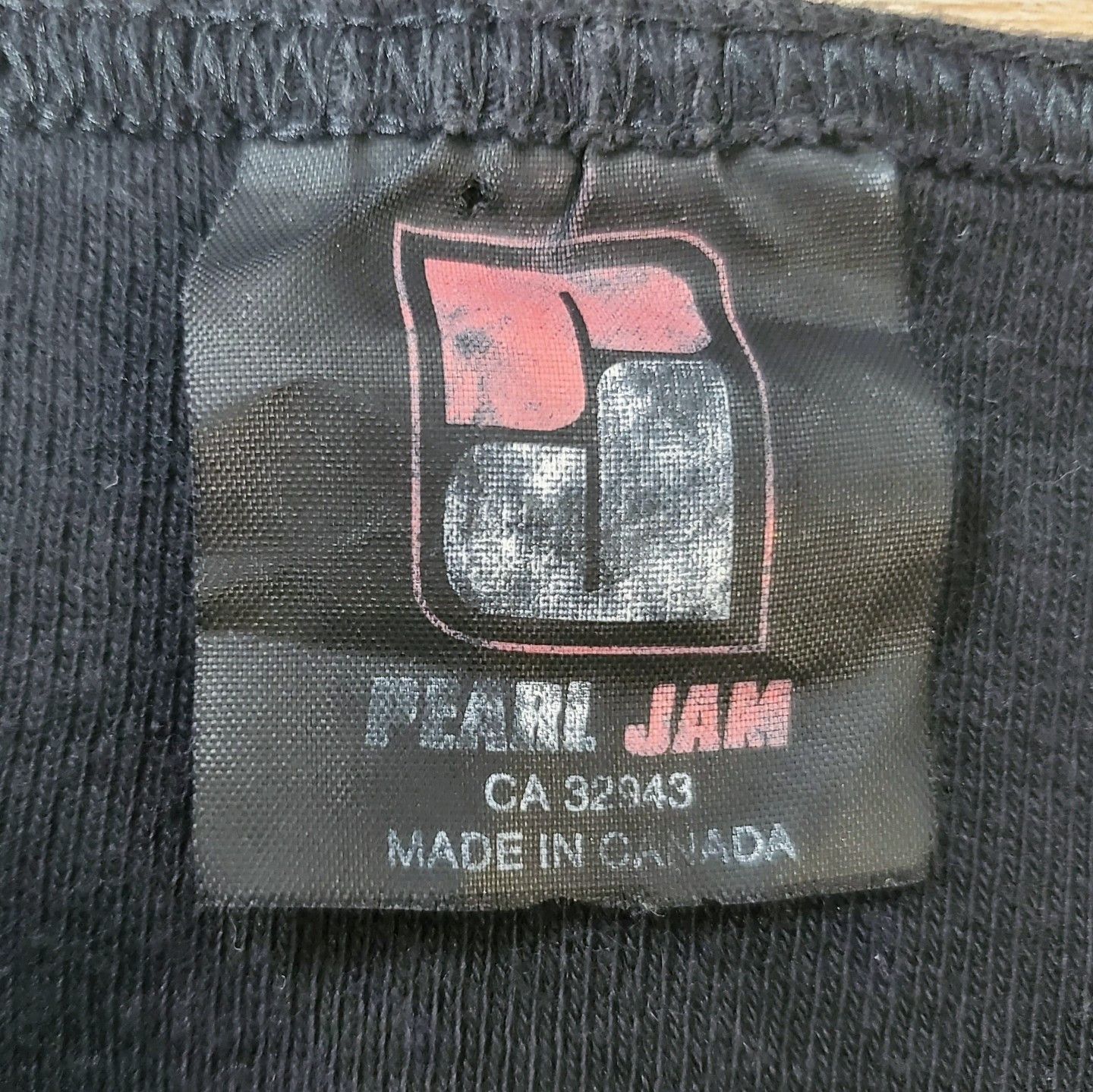 Band Tees Rare VINTAGE Women's Pearl Jam Yield Knit Top Tee 90s Size S / US 4 / IT 40 - 7 Thumbnail