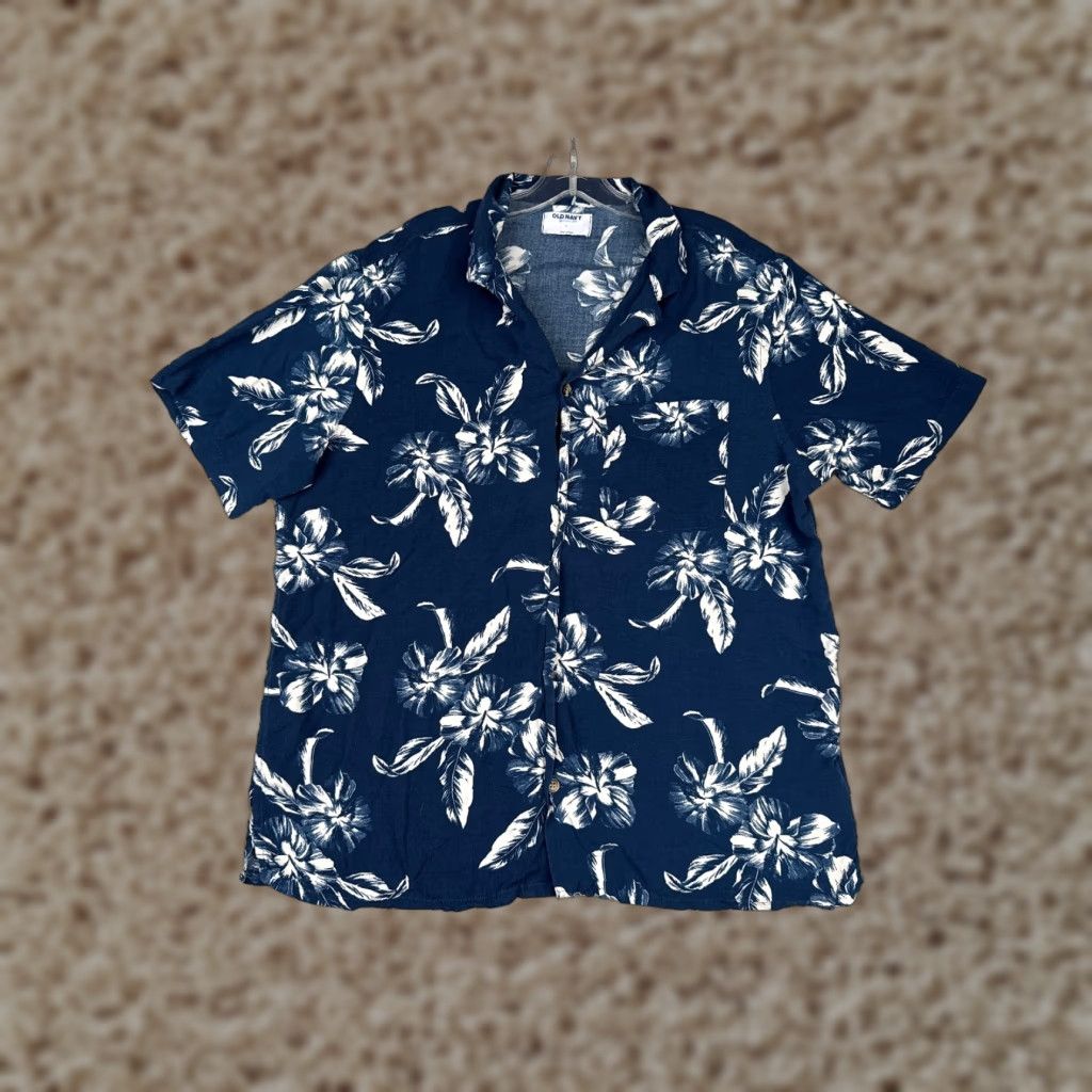 Old Navy Old Navy Button-Up Shirt Men Large Blue Floral Leaf Hawaiian Cotton Beach Slimming Size US L / EU 52-54 / 3 - 1 Thumbnail
