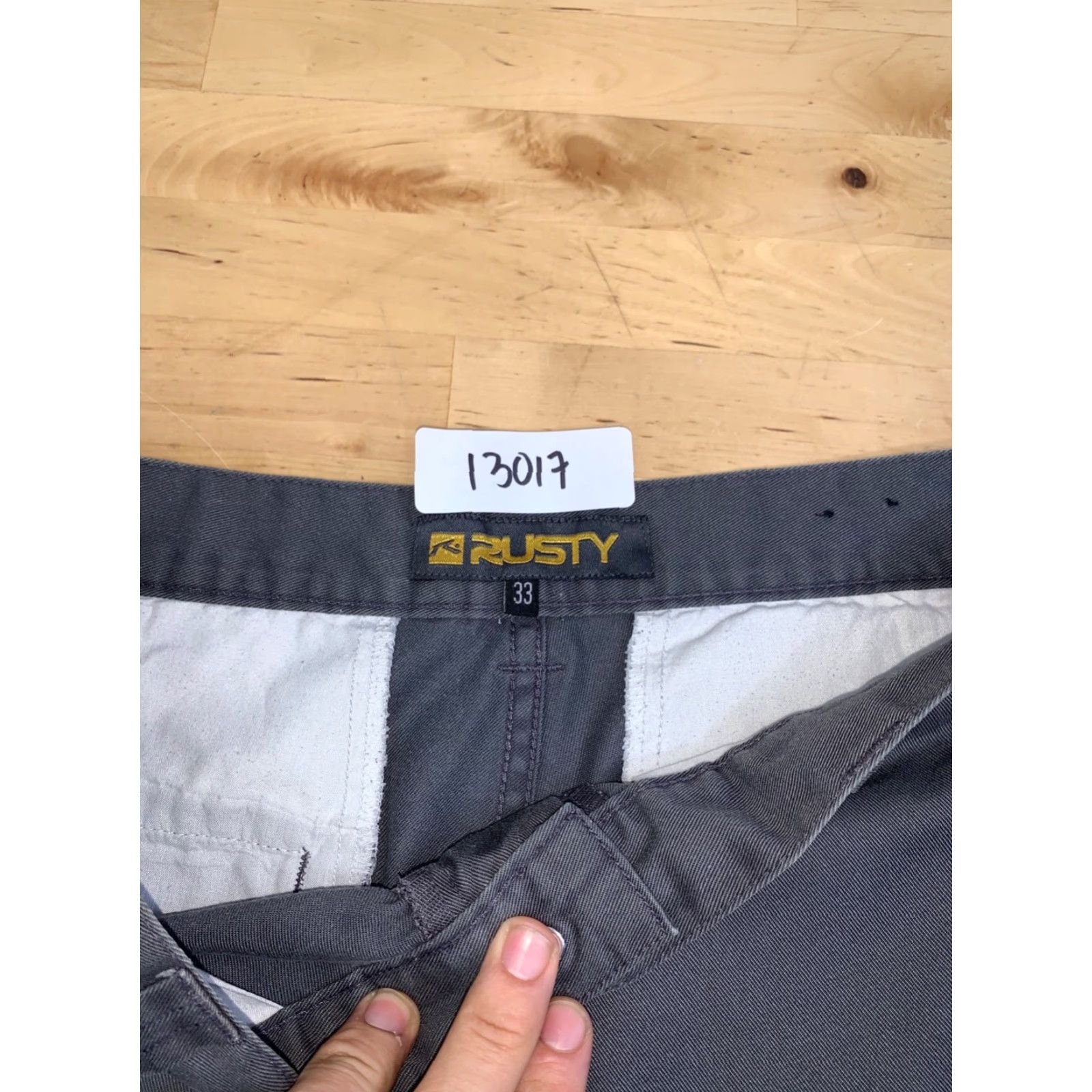 Rusty VINTAGE Rusty Cargo Shorts Men 33 Gray Cargo Short(s) Regular 33 in Gray Summer Casual Surf Skate 13017 Mens Size US 33 - 2 Thumbnail