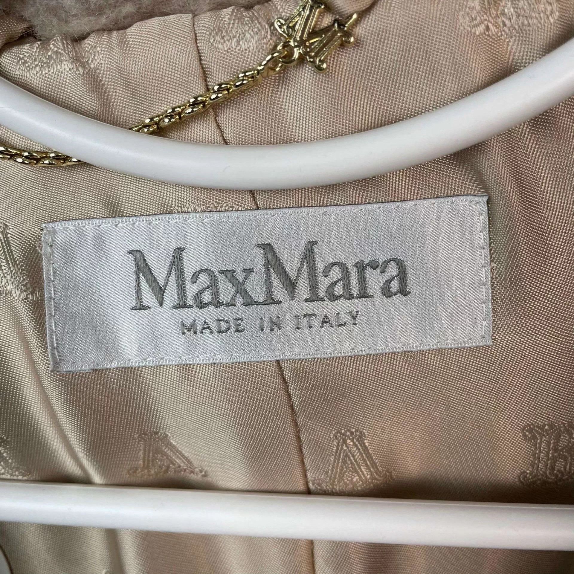 Max Mara Max Mara Teddy Bear Cape Short Beige 165/88A Jacket Size M / US 6-8 / IT 42-44 - 4 Thumbnail