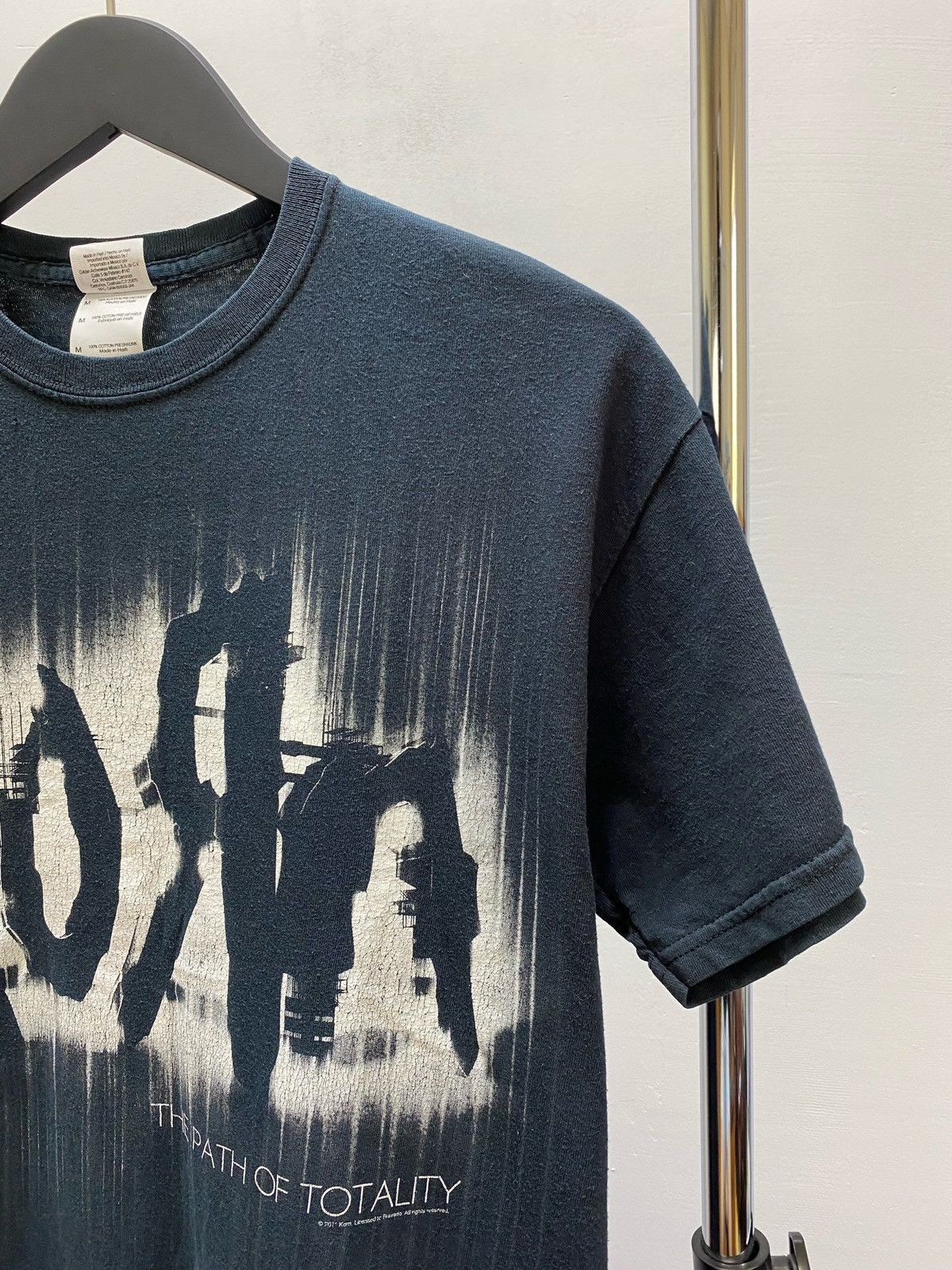 Band Tees × Vintage Korn - 2011 The Path of Totality t-shirt Size US M / EU 48-50 / 2 - 8 Thumbnail