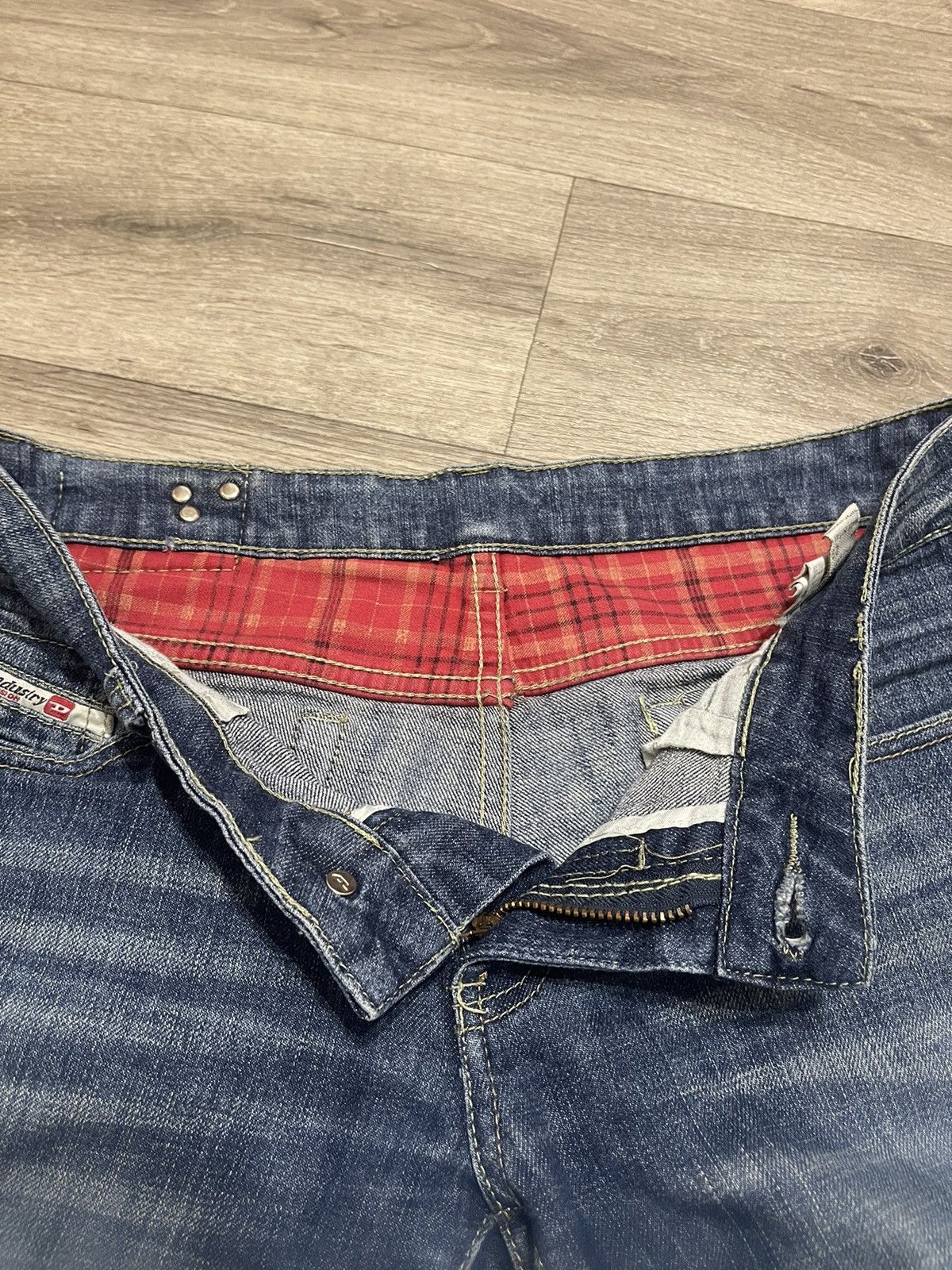 Diesel DIESEL ZATINY RIPPED FLARED VINTAGE Y2K JEANS SIZE 29 Size 24" / US 00 / IT 34 - 14 Thumbnail