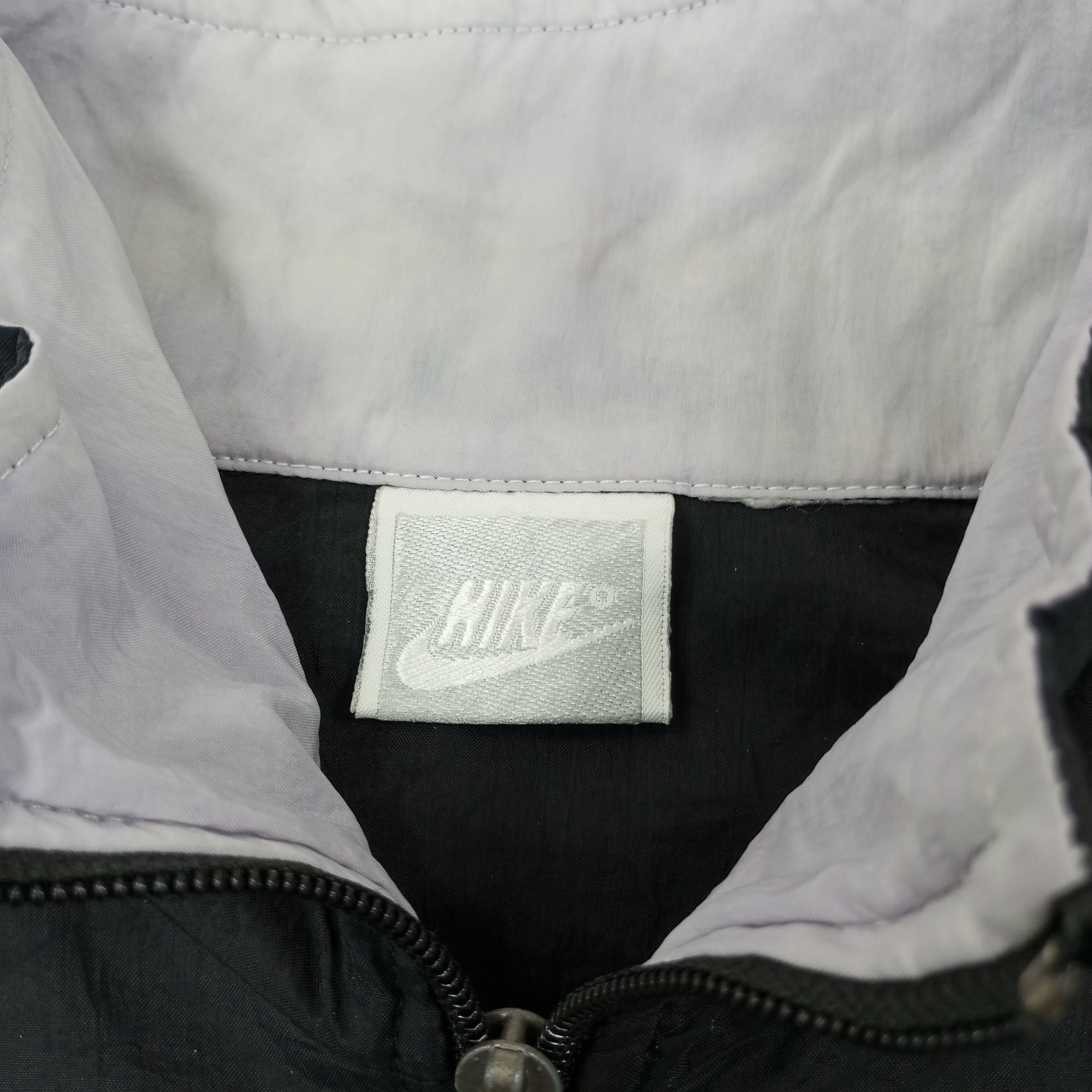 Nike Nike Small Logo Windbreaker Jacket c232n5 Size US XL / EU 56 / 4 - 5 Thumbnail