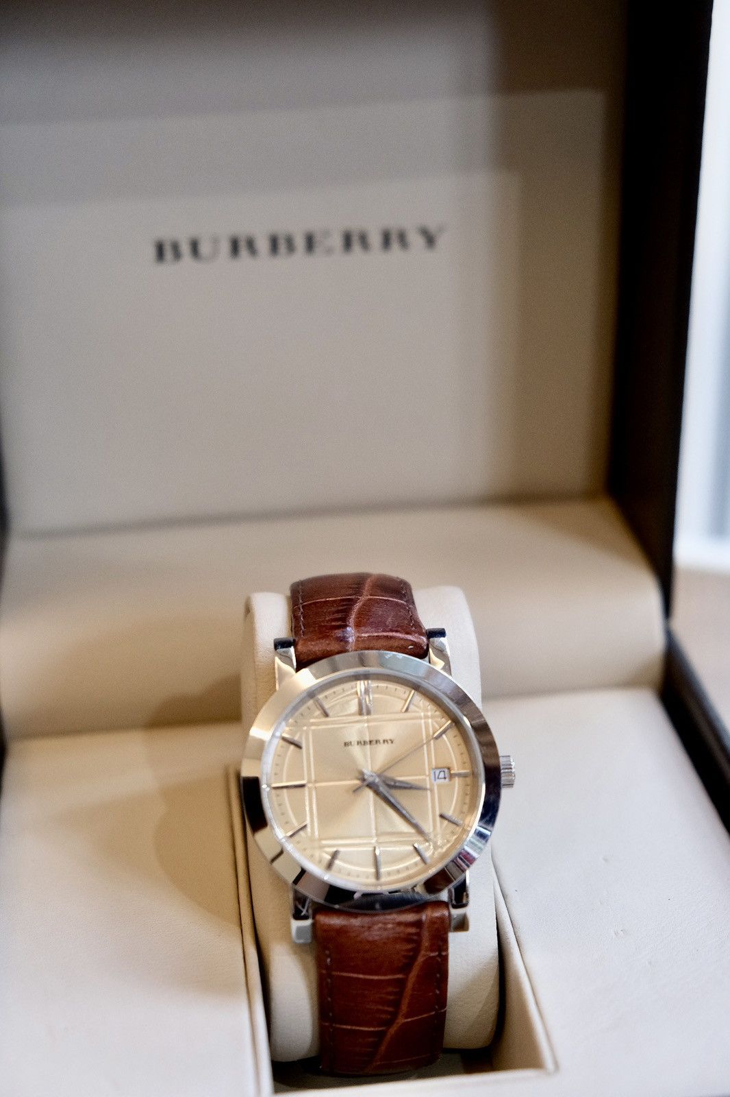 Burberry Burberry BU1356 Swiss Made Watch Size 40 - 2 Thumbnail