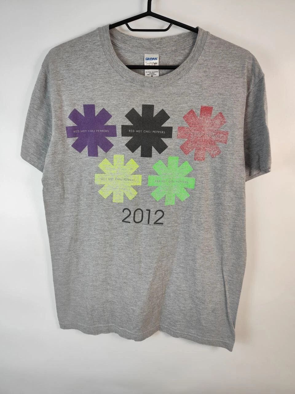 Gildan Vintage Rock Shirt Red Hot Chili Peppers 2012 Shirt Size M Size US M / EU 48-50 / 2 - 1 Thumbnail