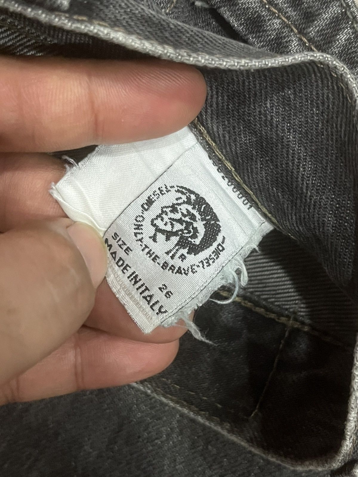Diesel Vintage Diesel Industry Buttonfly Distressed Whisker Jeans Size 26" / US 2 / IT 38 - 20 Thumbnail