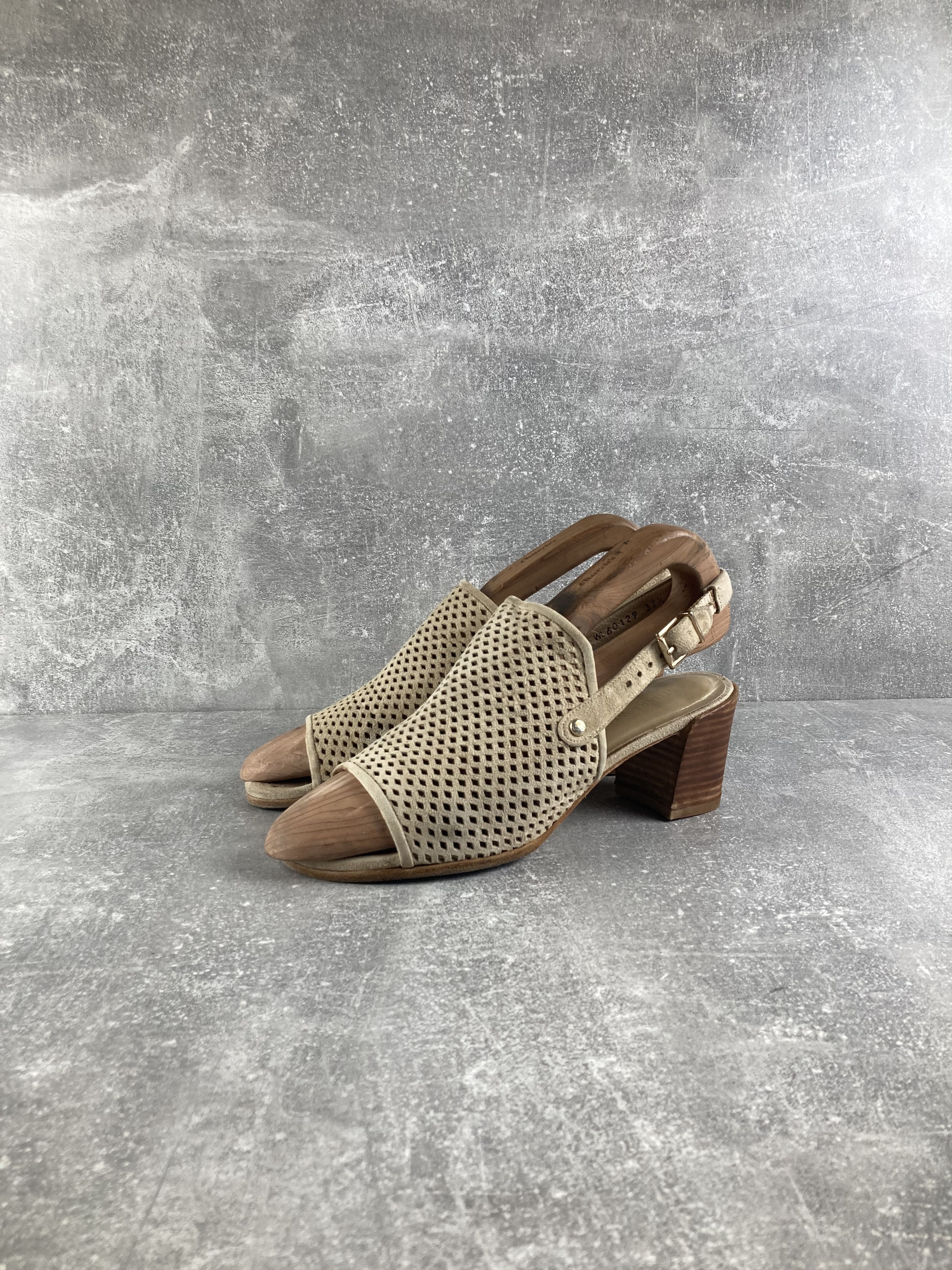 Stuart Weitzman stuart Weitzman popular beach suede/lesther heel sandals Size US 7.5 / IT 37.5 - 1 Thumbnail