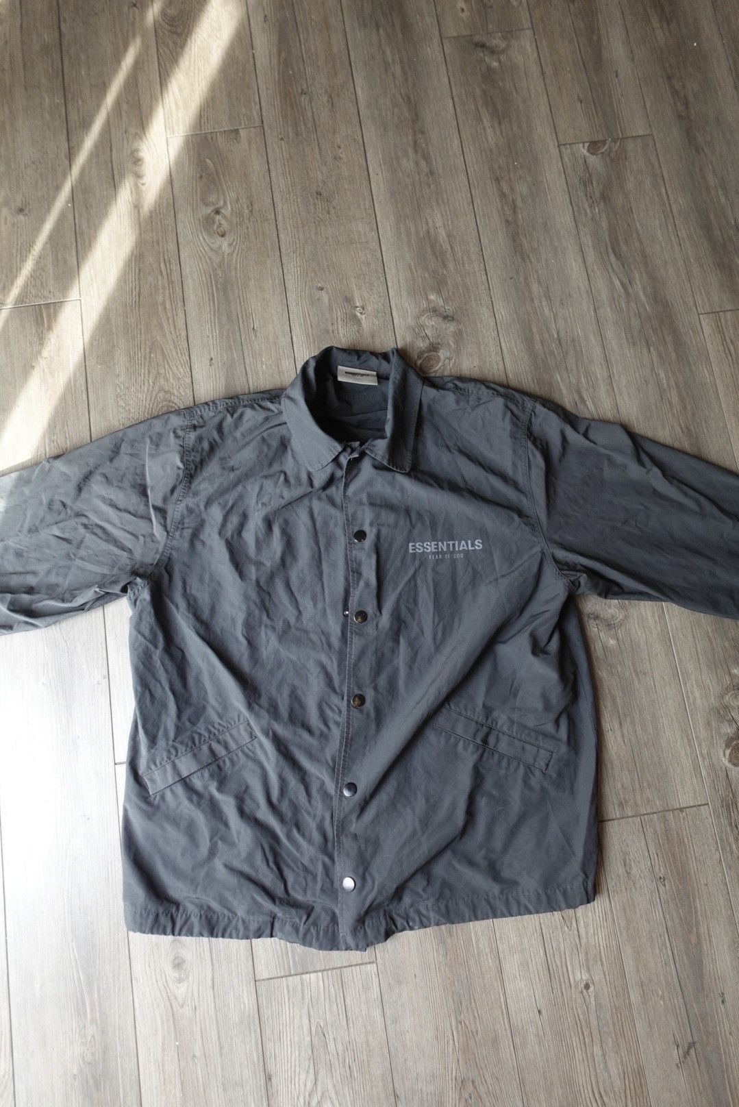 Essentials × Fear of God Essentials Fear of God Coach Jacket Size US S / EU 44-46 / 1 - 1 Thumbnail