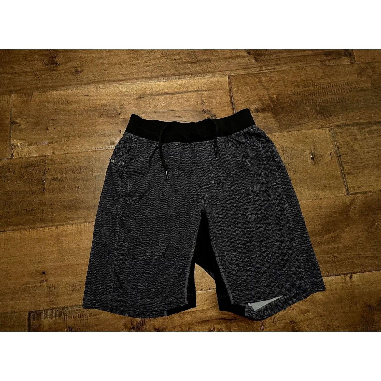 Lululemon Lululemon Gray Herringbone 9" Athletic Gym Running Shorts Men's Small Size US 29 - 2 Thumbnail