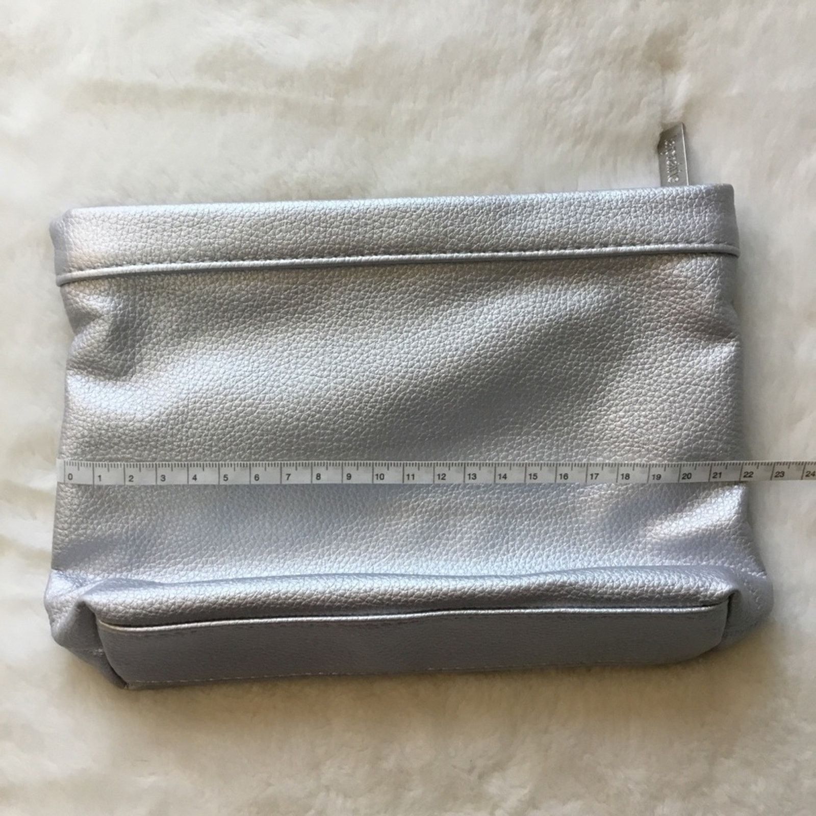 Other La Prarie Silver Makeup Bag Size ONE SIZE - 3 Thumbnail
