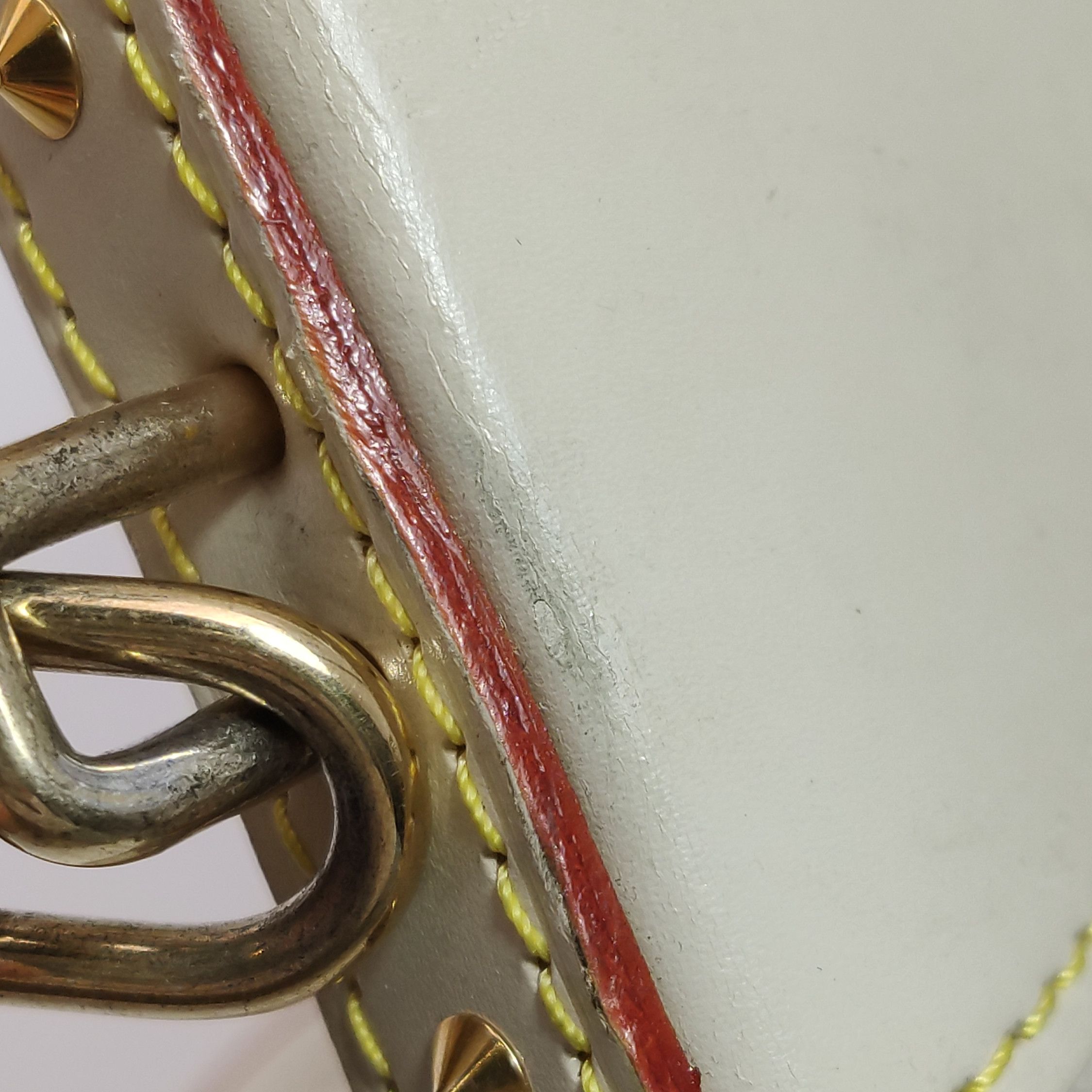 Louis Vuitton Louis Vuitton (LV) Suhali Lockit Cowhide and Lambskin Solid Size ONE SIZE - 5 Thumbnail