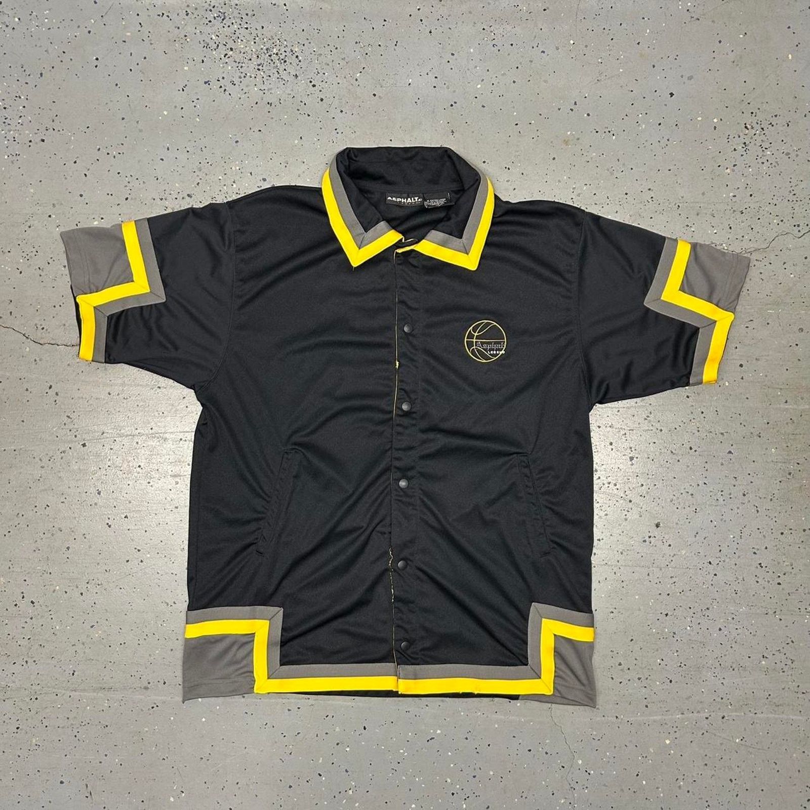 Other Black and yellow y2k jersey Size US XL / EU 56 / 4 - 1 Thumbnail