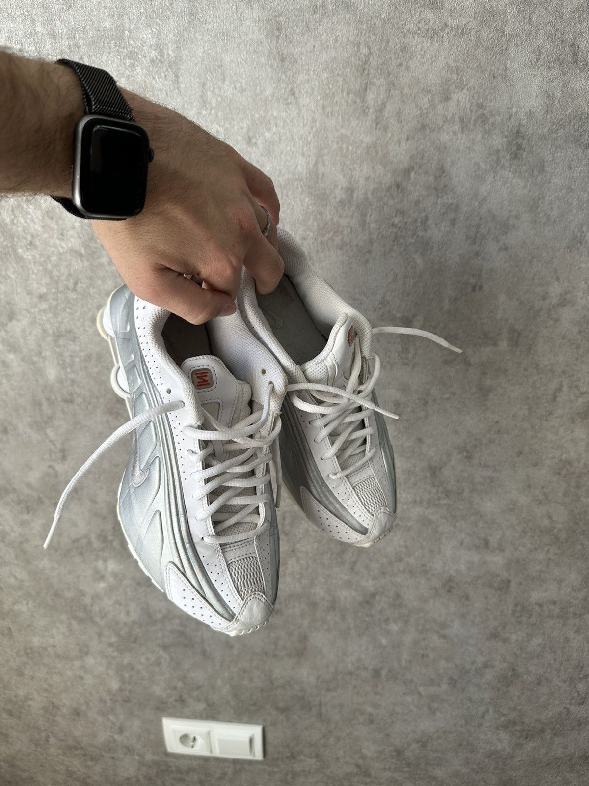 Japanese Brand Nike shox R4 metallic white Size US 5.5 / EU 38 - 6 Thumbnail