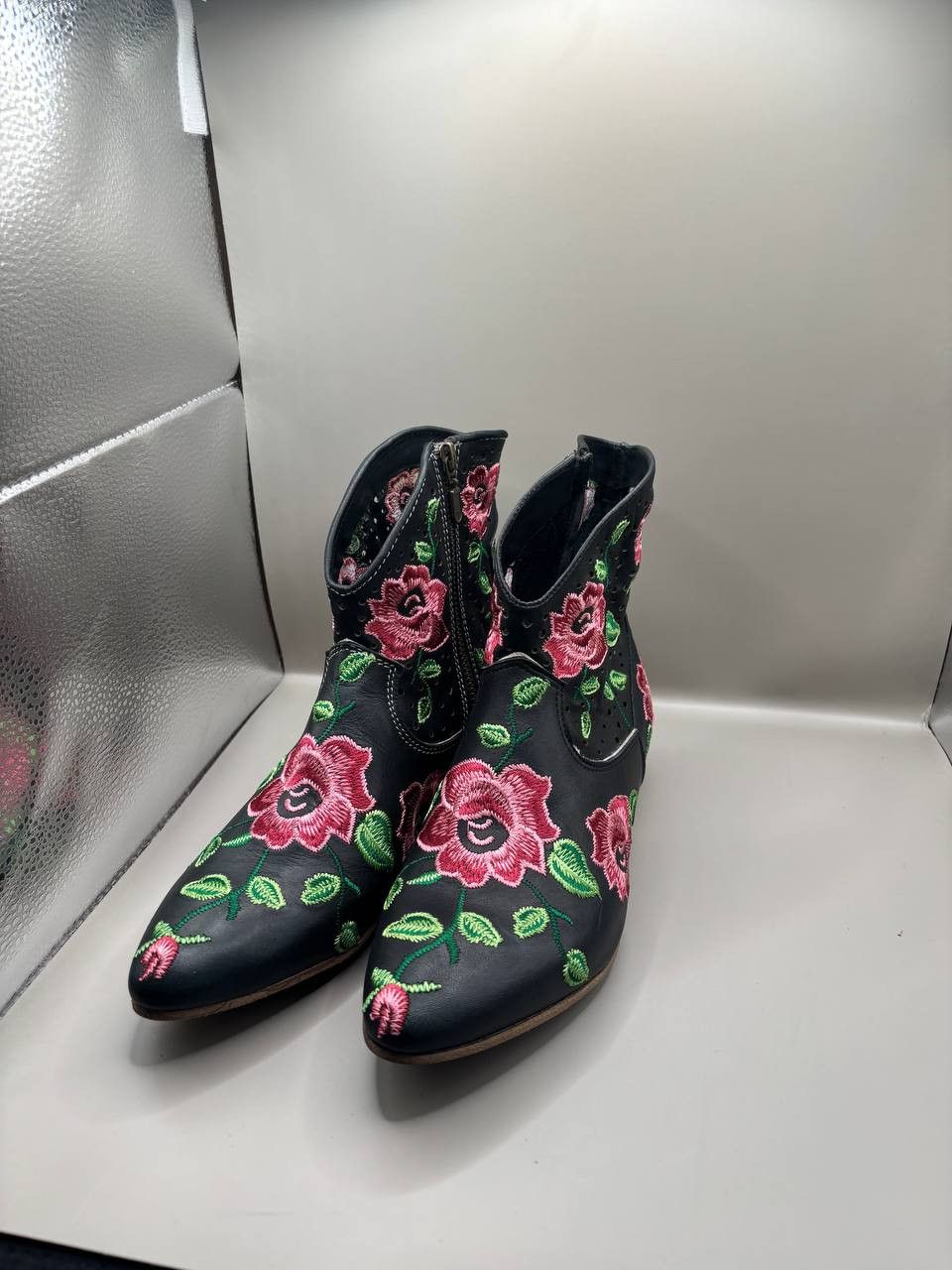 Savio Barbato Savio Barbato Italy Floral Western Ankle Boots Size US 7 / IT 37 - 8 Thumbnail