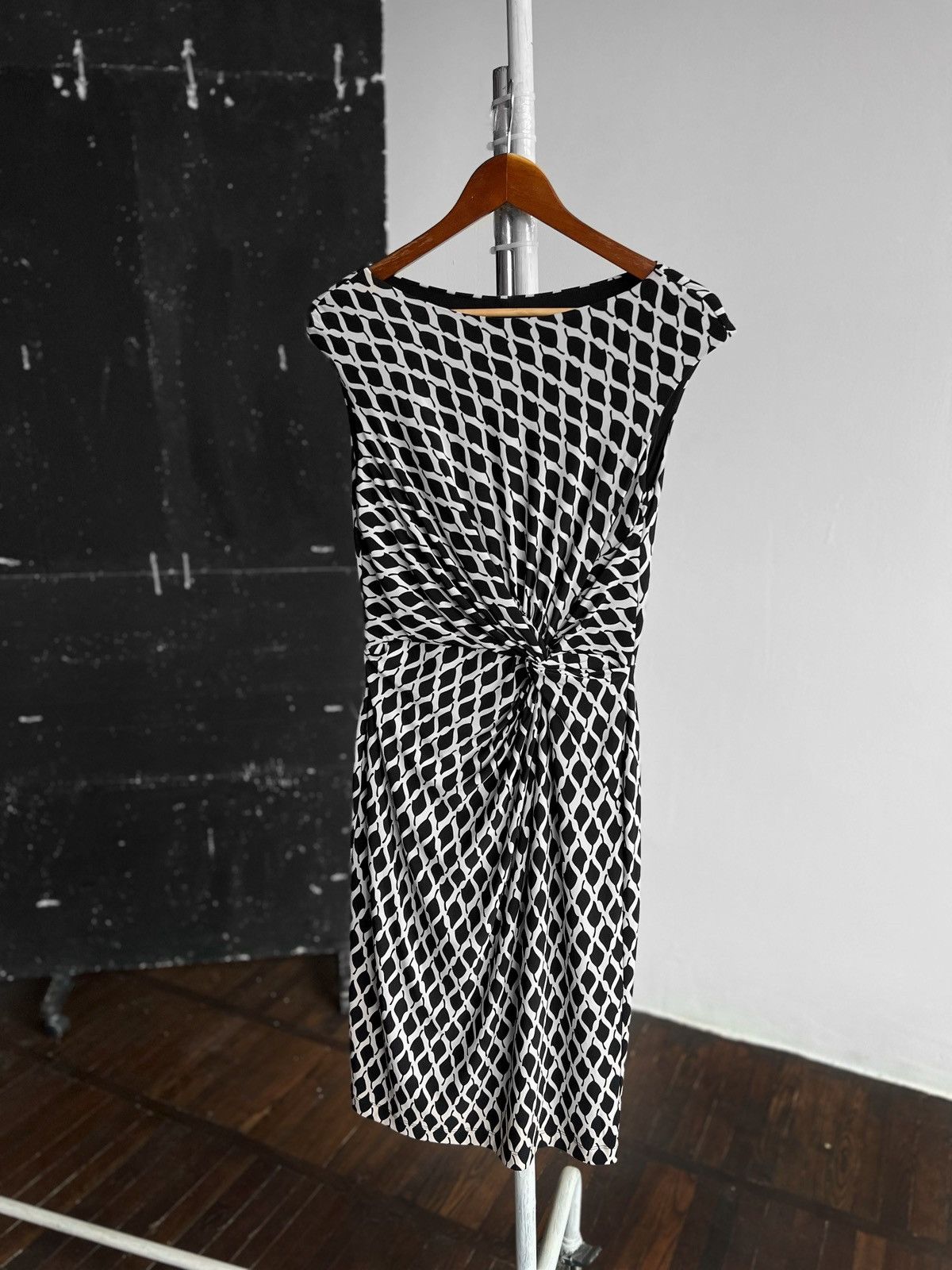 Lauren Ralph Lauren × Ralph Lauren Lauren Ralph Lauren Black White Abstract Knee Length Dress Size S / US 4 / IT 40 - 1 Thumbnail