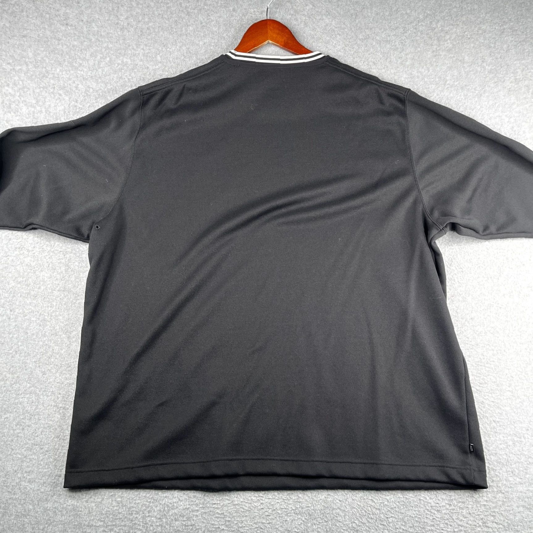 Nike Nike Sweatshirt Mens 2XL Black White Trim Dri Fit Standar Fit Crew Neck Active Size US XXL / EU 58 / 5 - 5 Thumbnail