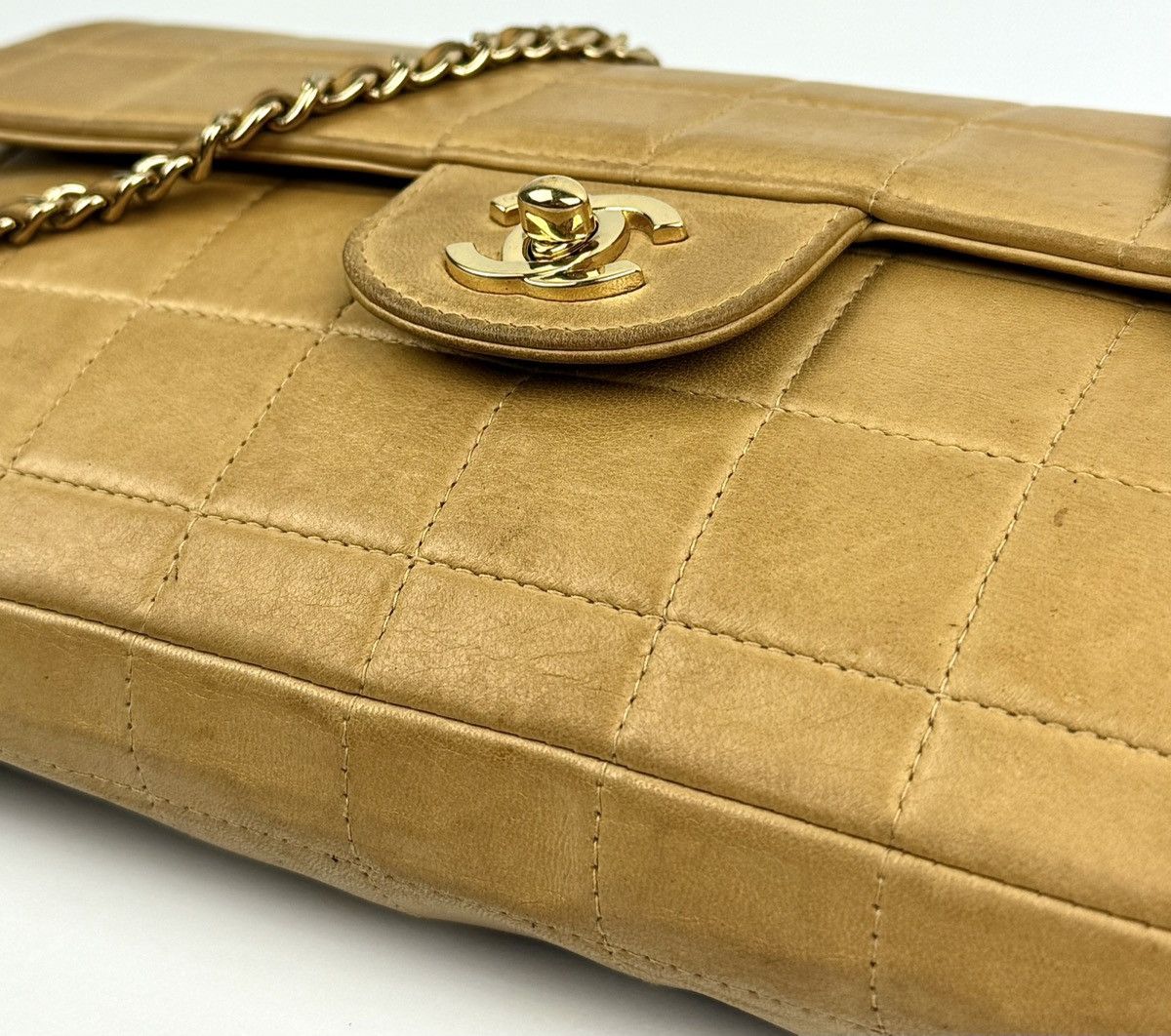 Chanel Chanel - 2000’s - East - West - Tan - Chocolate Bar - Flap Size ONE SIZE - 16 Thumbnail