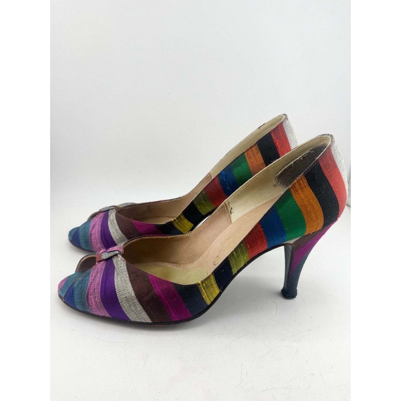 Stuart Weitzman Stuart Weitzman martinique vintage rainbow stripe pump heels Size US 7 / IT 37 - 4 Thumbnail