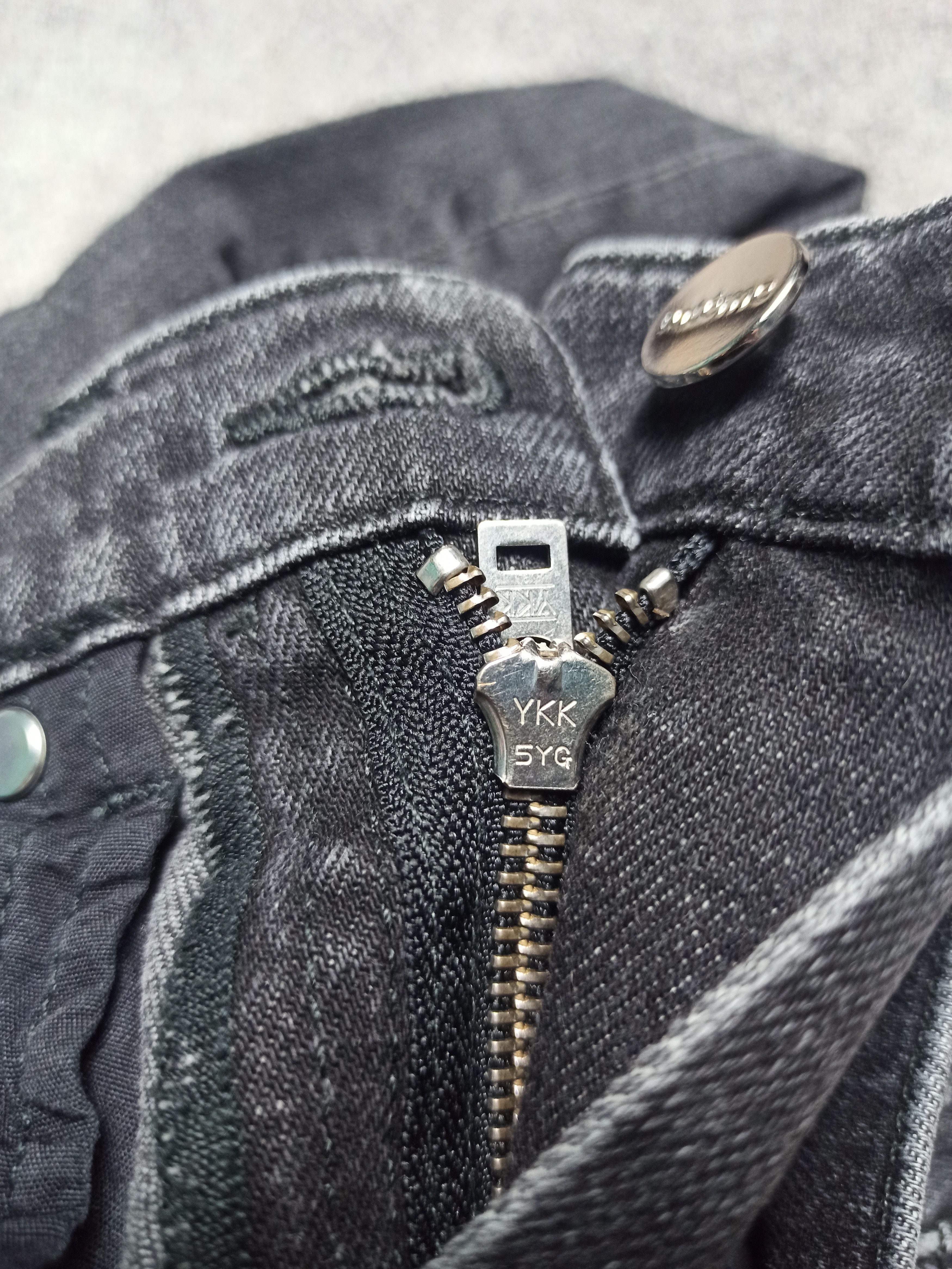 Toteme TOTEME TWISTED SEAM DENIM BLACK WASH Size 28" / US 6 / IT 42 - 9 Thumbnail
