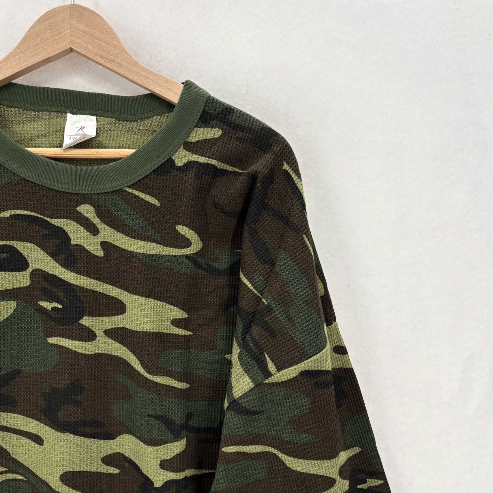 Rothco Rothco Shirt Mens 5XL Green Camo Thermal Long Sleeve Crew Neck Military Rugged Size US XXL / EU 58 / 5 - 2 Thumbnail