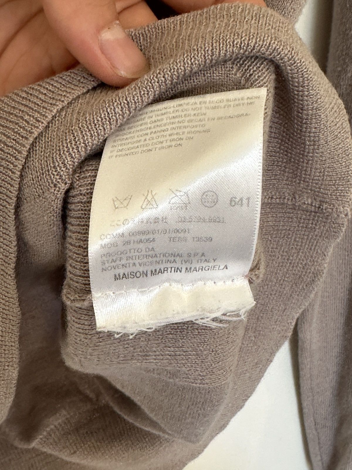 Maison Margiela Maison Martin Margiela V-Neck Sweater Size US M / EU 48-50 / 2 - 5 Thumbnail