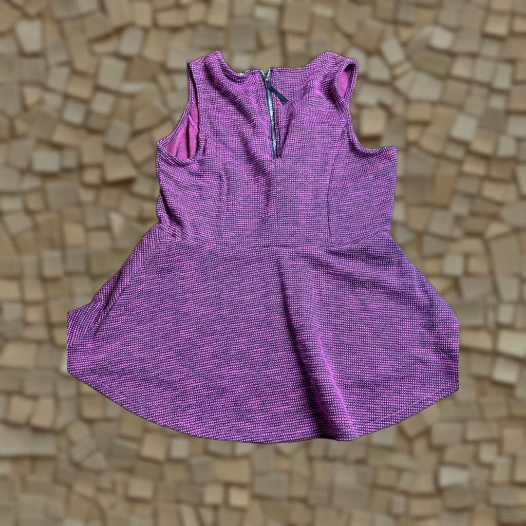 Vintage VINTAGE Elle Shirt Women's Size Small, Blouse Sleeveless Shift Peplum ¼ Zipp Pink Black Womens Size S / US 4 / IT 40 - 1 Thumbnail