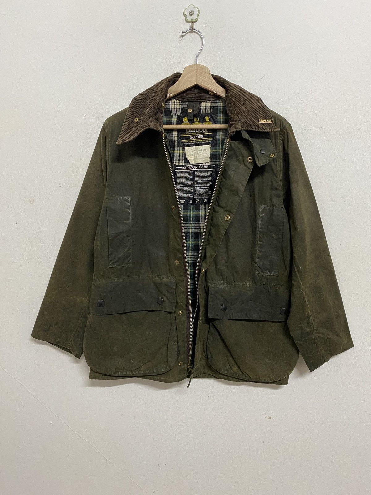 image of Barbour Beaufort Waxed C40/102Cm Jacket Wax Coat in Green, Men's (Size Small)