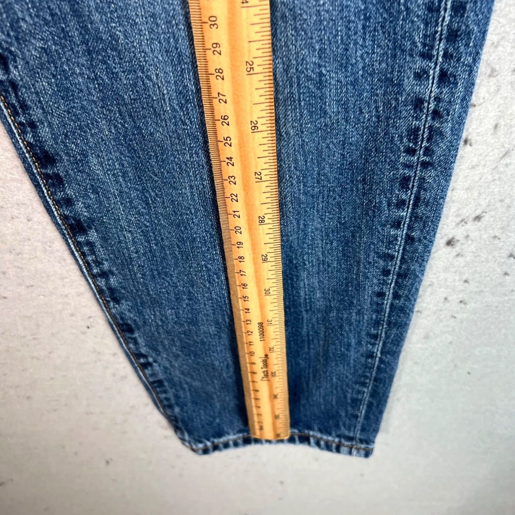 Uniqlo VINTAGE Uniqlo Jeans Womens 24 High Waisted Tapered Denim Blue Cotton Blend Rise High Adults Womens 24 Jeans B06 Size 42" / US 20 - 6 Thumbnail