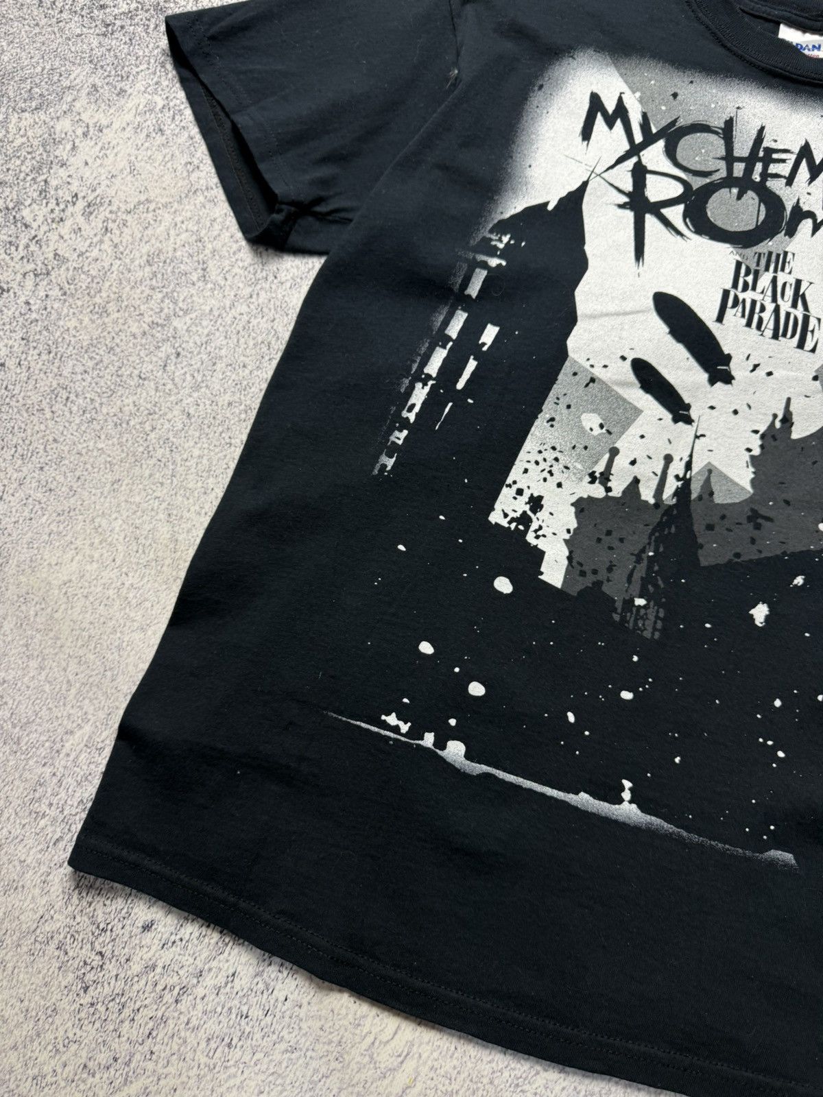 Band Tees Vintage My Chemical Romance The Black Parade Album T shirt Size US L / EU 52-54 / 3 - 7 Thumbnail