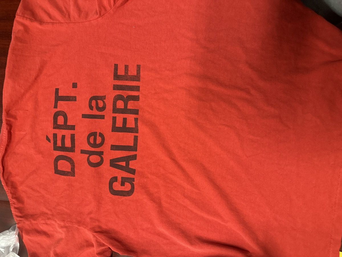 Gallery Dept. Red DEPT DE LA GALERIE Size US M / EU 48-50 / 2 - 4 Thumbnail