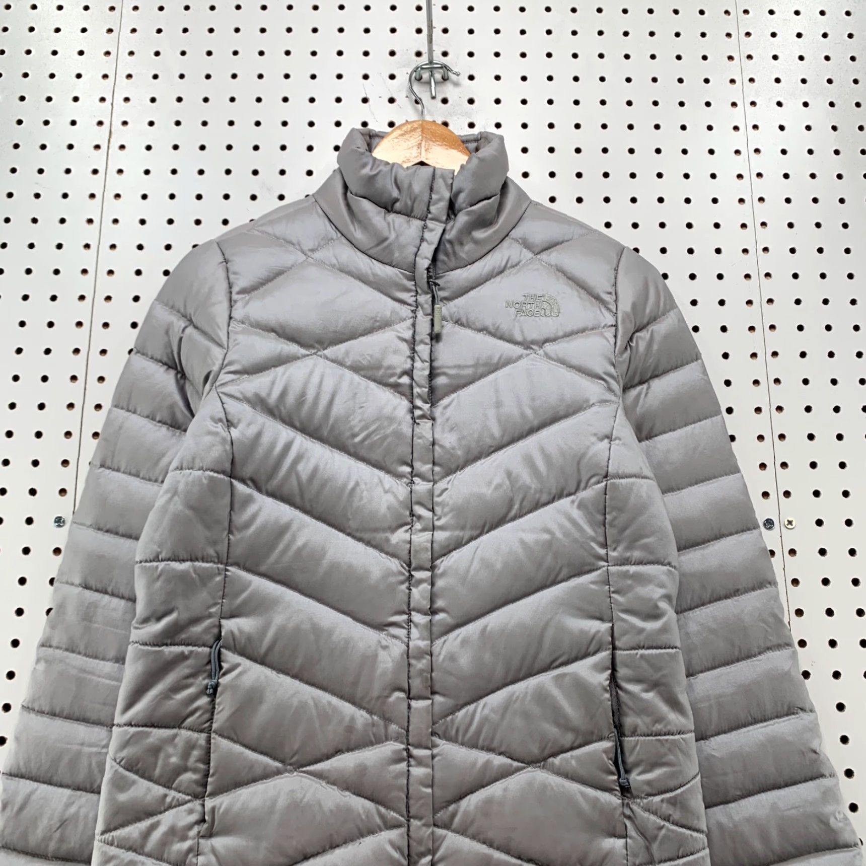 The North Face North Face 550 Down Quilted Puffer Jacket Womens Small Gray NM 18.5x23.5 Size S / US 4 / IT 40 - 4 Thumbnail