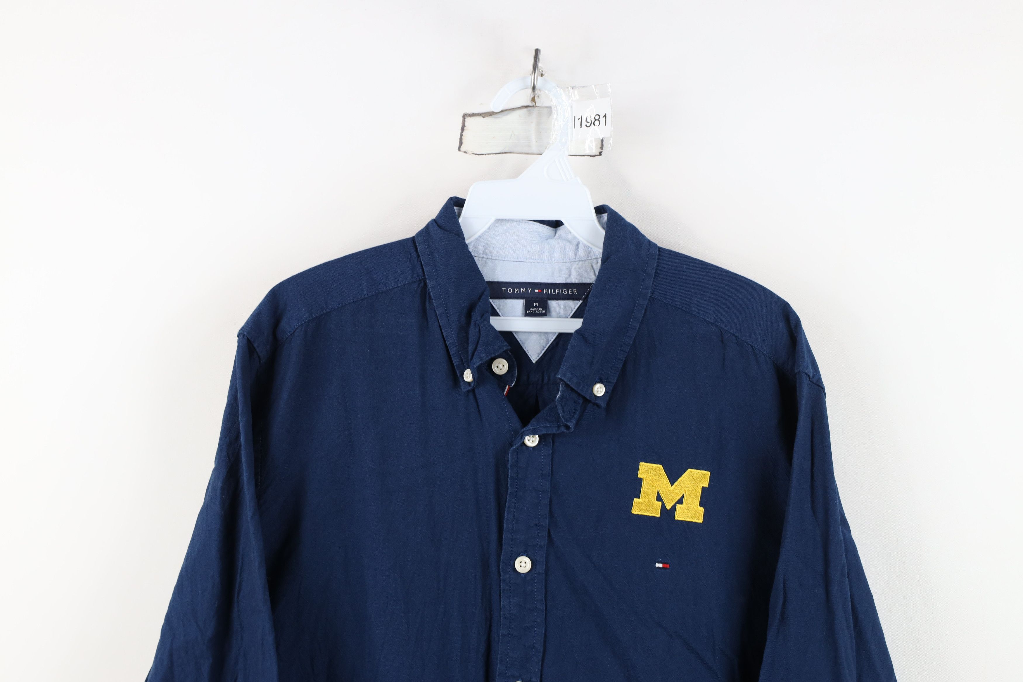 Tommy Hilfiger Vintage Tommy Hilfiger University of Michigan Button Shirt Size US M / EU 48-50 / 2 - 2 Thumbnail
