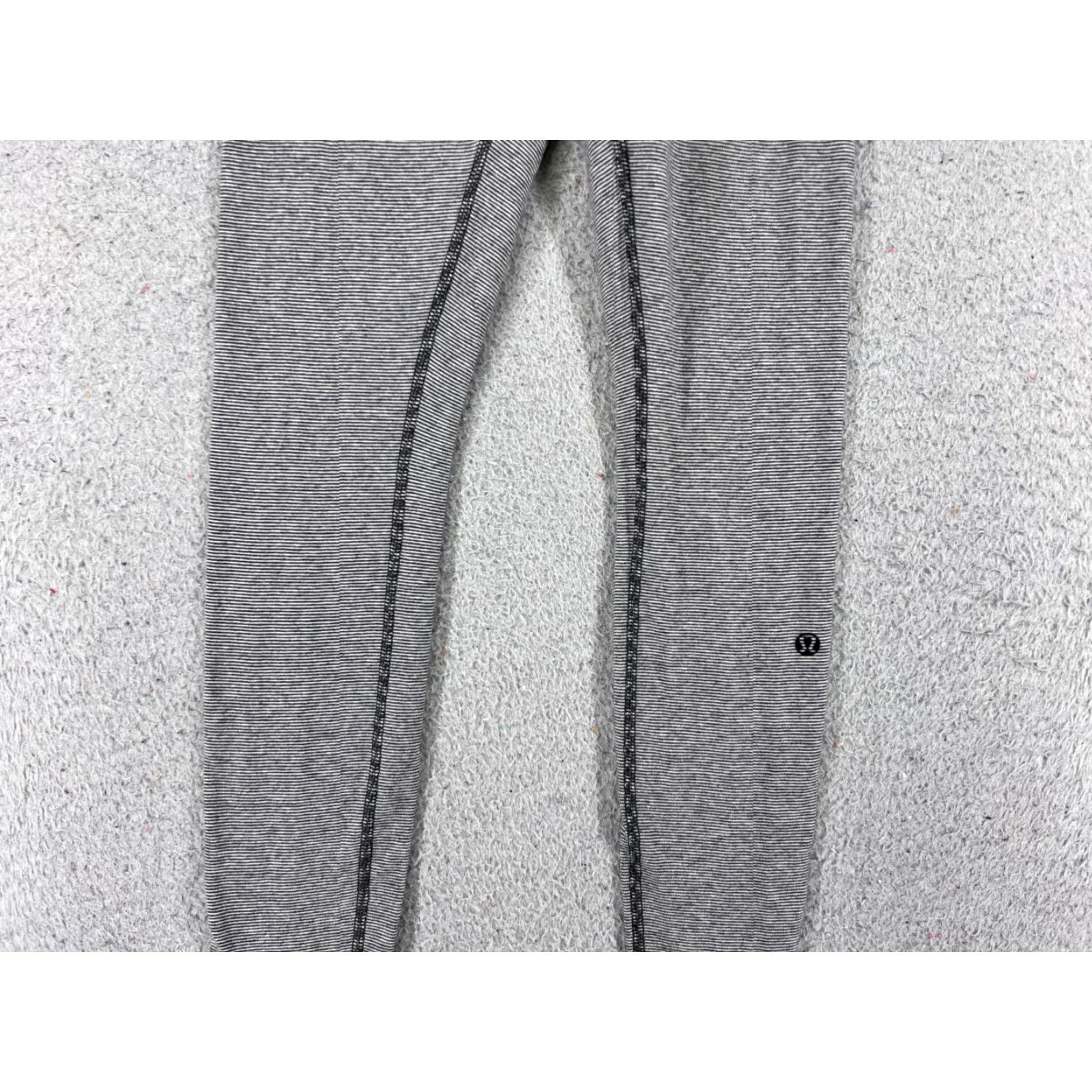 Lululemon Lululemon Pants Womens 0 Gray Black Stripe High Times Pant Dance Gym 29" Size 25" / US 0 / IT 36 - 3 Thumbnail