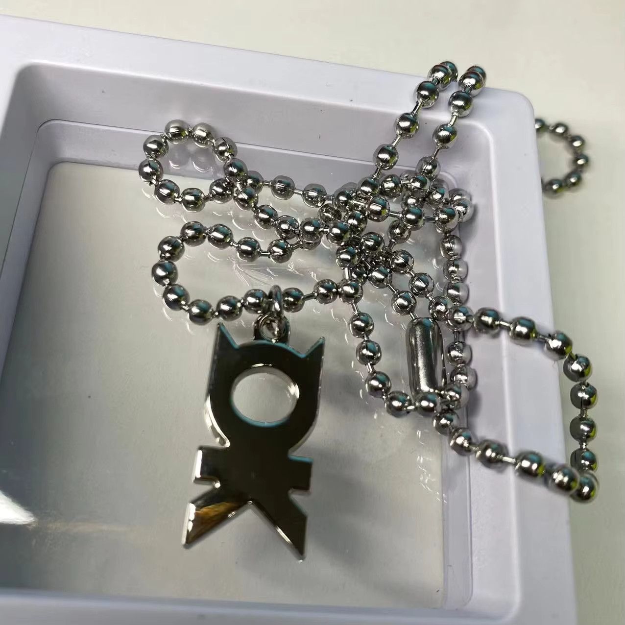 Jewelry Curved OK Letter Pendant Necklace Size ONE SIZE - 5 Thumbnail