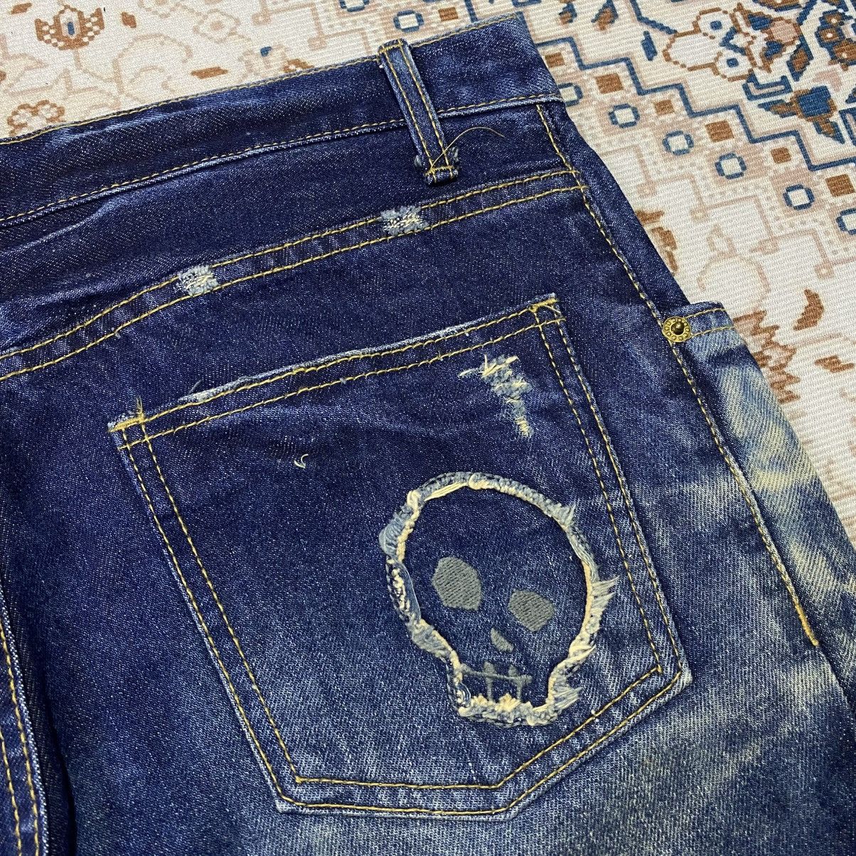 If Six Was Nine × Le Grande Bleu (L.G.B.) 2000s Y2K Slinky Distressed Skull Jeans Size US 30 / EU 46 - 6 Thumbnail