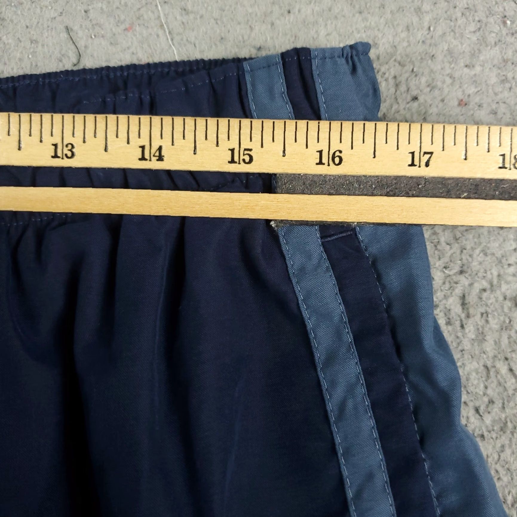 Nike VINTAGE Nike Shorts Mens XL Blue Swoosh Beach Board Swim Trunks Size US 36 / EU 52 - 4 Thumbnail