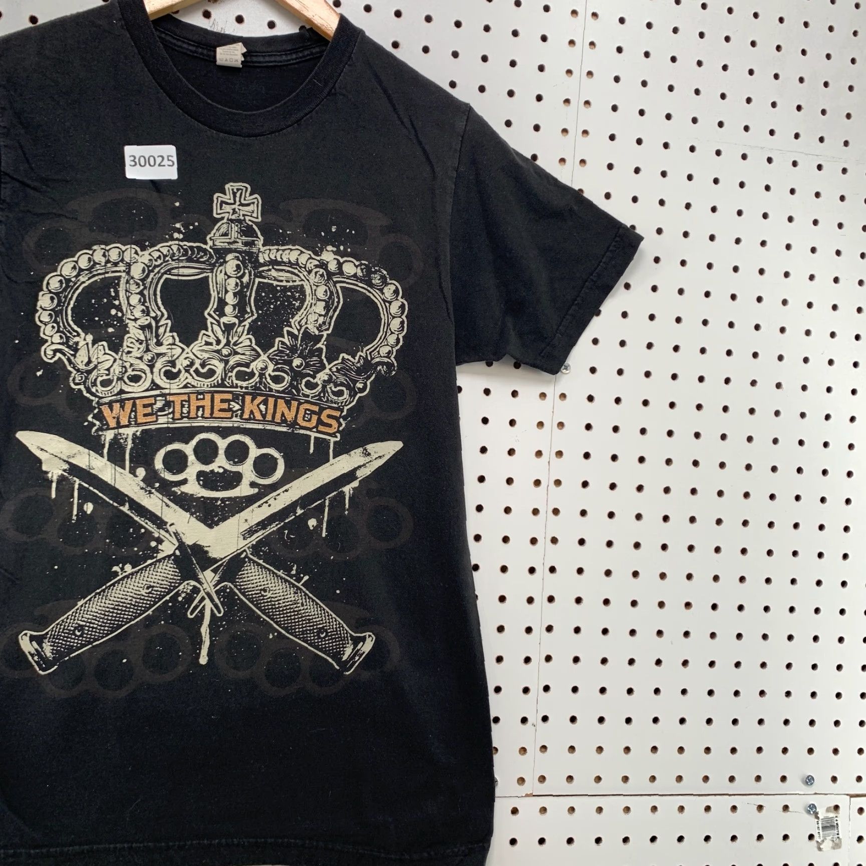 Tultex We The Kings Shirt Mens Small Black Crown Knives Graphic 17x25.5 Size US S / EU 44-46 / 1 - 5 Thumbnail