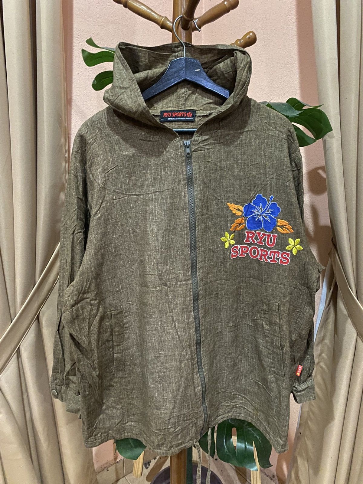 Japanese Brand Vintage Ryu Sports Embroidered Hoodie Jacket Since 1979 Size US L / EU 52-54 / 3 - 3 Thumbnail