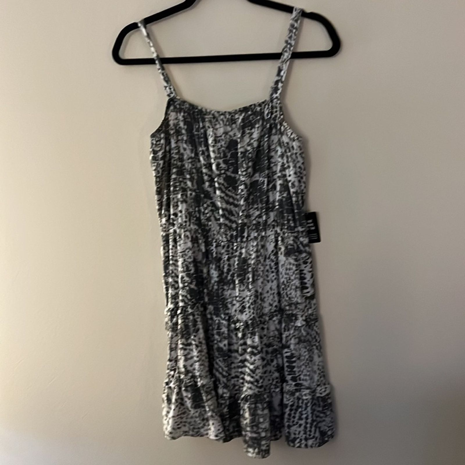 Express Express Gray Animal Print Tiered Dress Size M Size M / US 6-8 / IT 42-44 - 3 Thumbnail