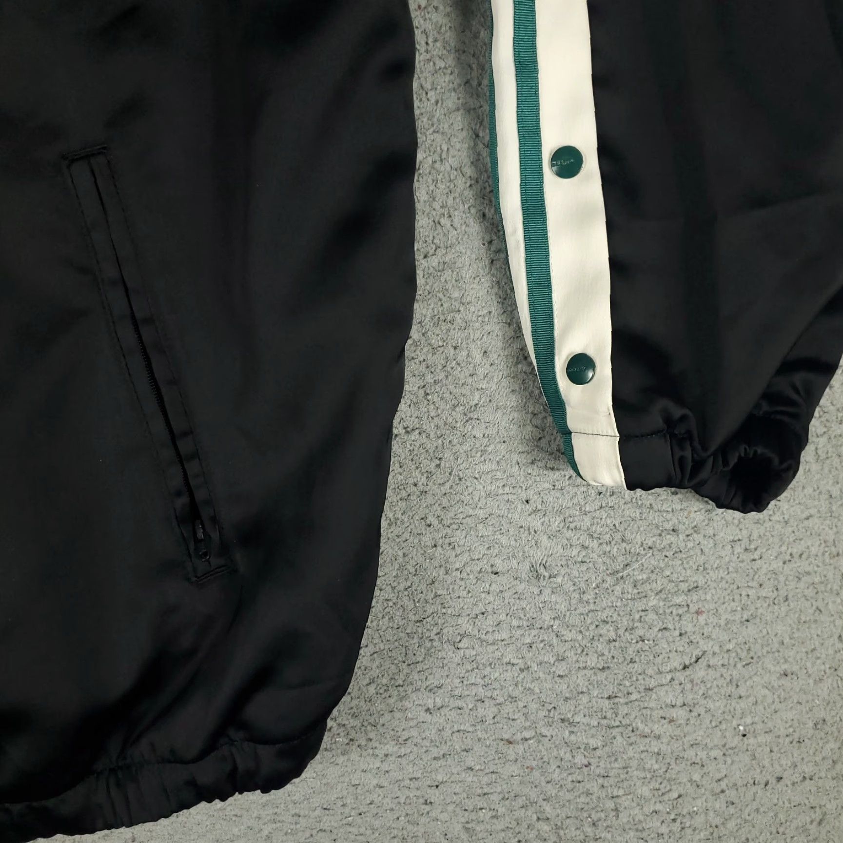 Adidas Adidas Jacket Womens Medium Black Full Zip Windbreaker Snap Button Pockets Size M / US 6-8 / IT 42-44 - 5 Thumbnail